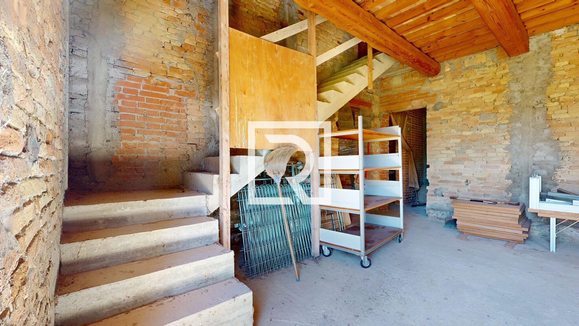 Casa-indipendente-con-5-mila-metri-di-giardino-04242026_142935