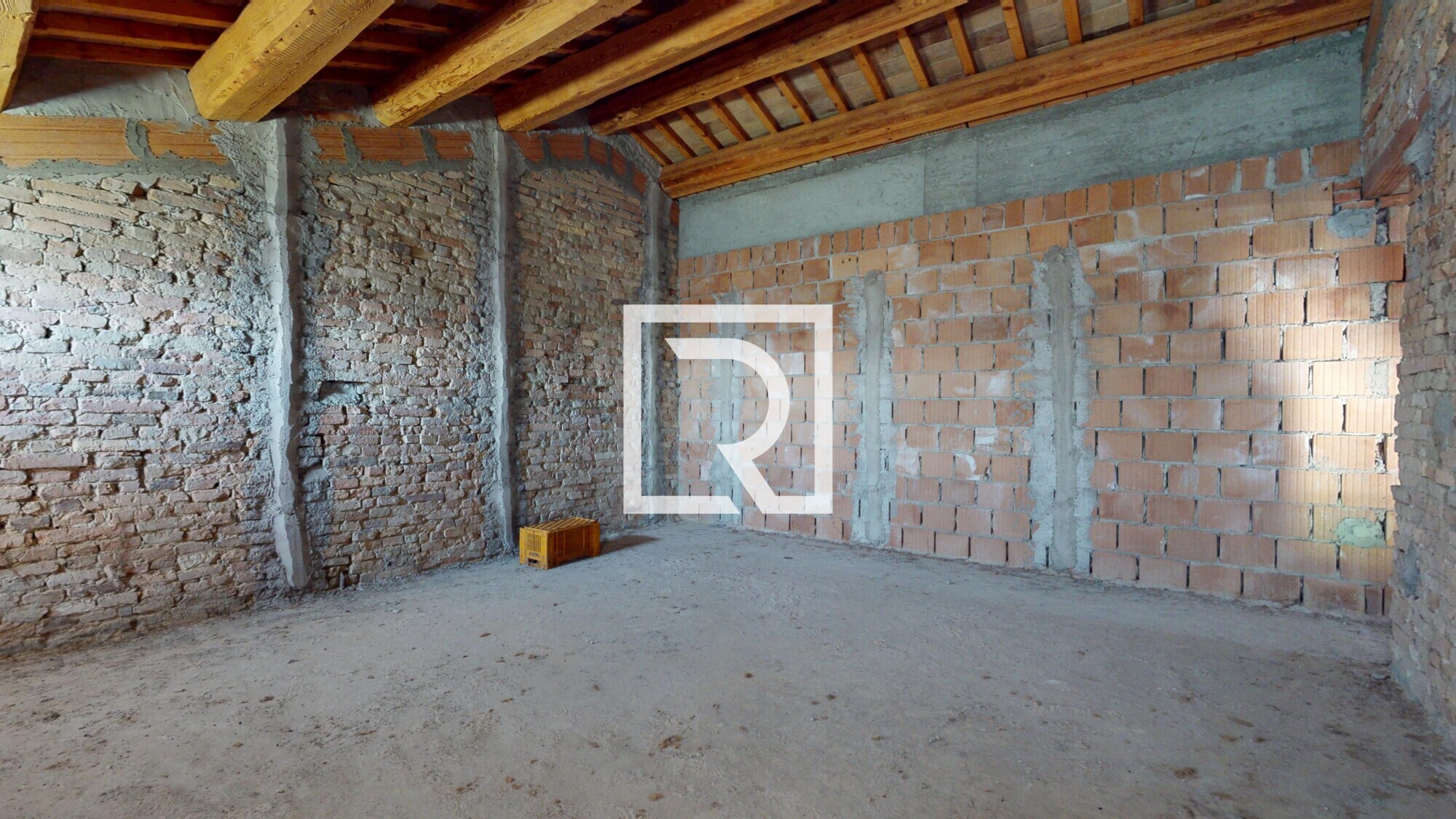 Casa-indipendente-con-5-mila-metri-di-giardino-04242026_143812