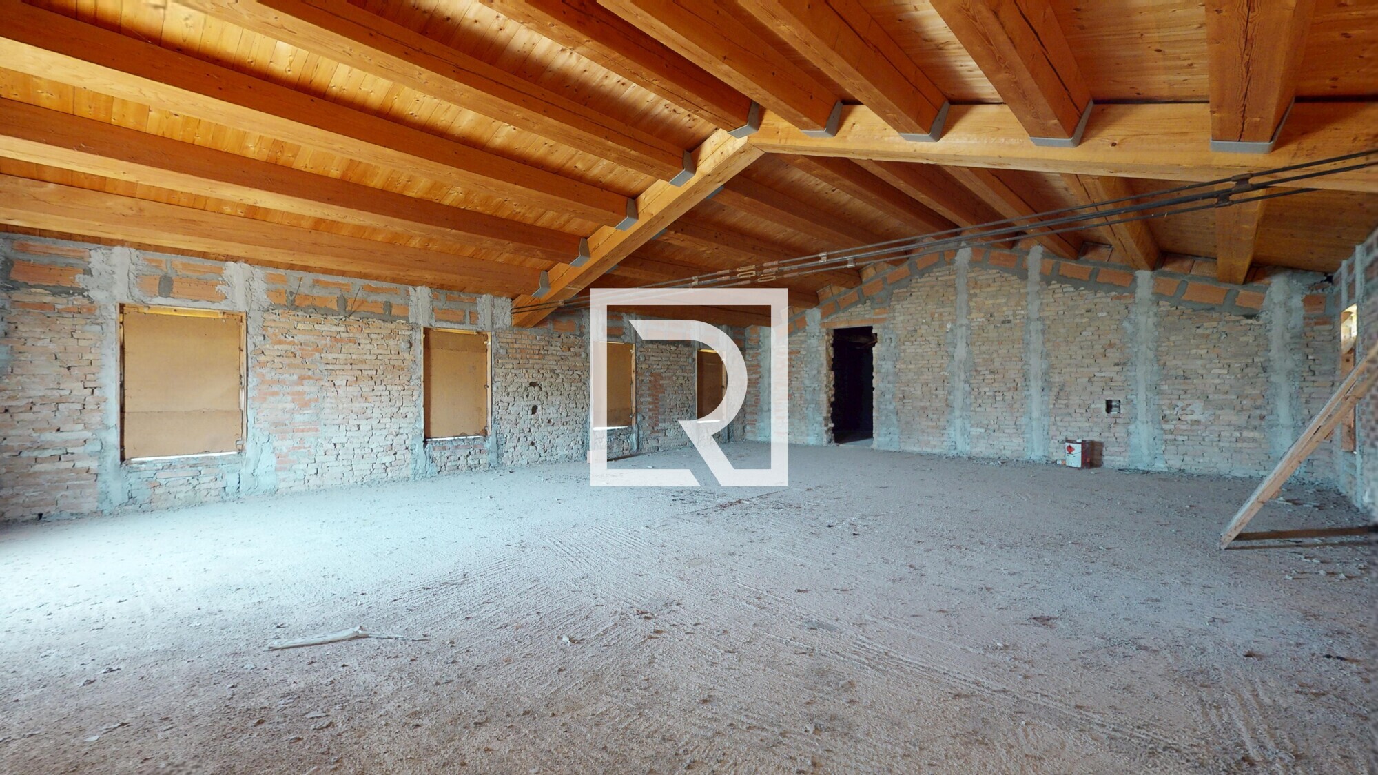 Casa-indipendente-con-5-mila-metri-di-giardino-04242026_144058
