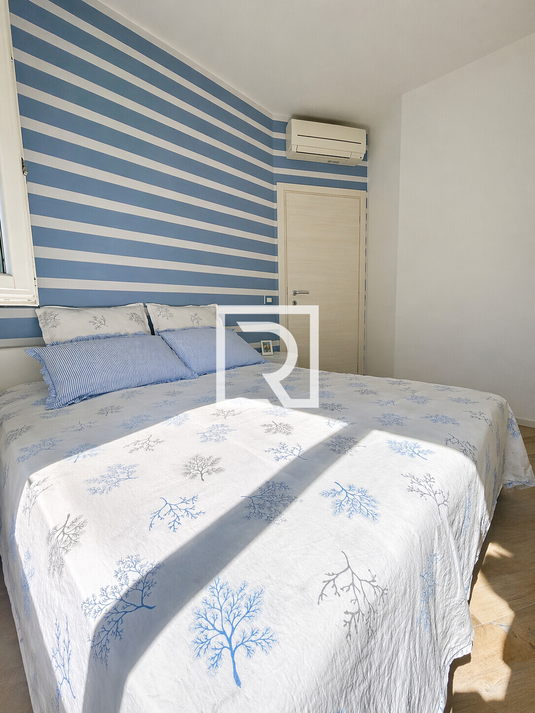 2440dac1-c71e-42b2-be22-f3bae8376764