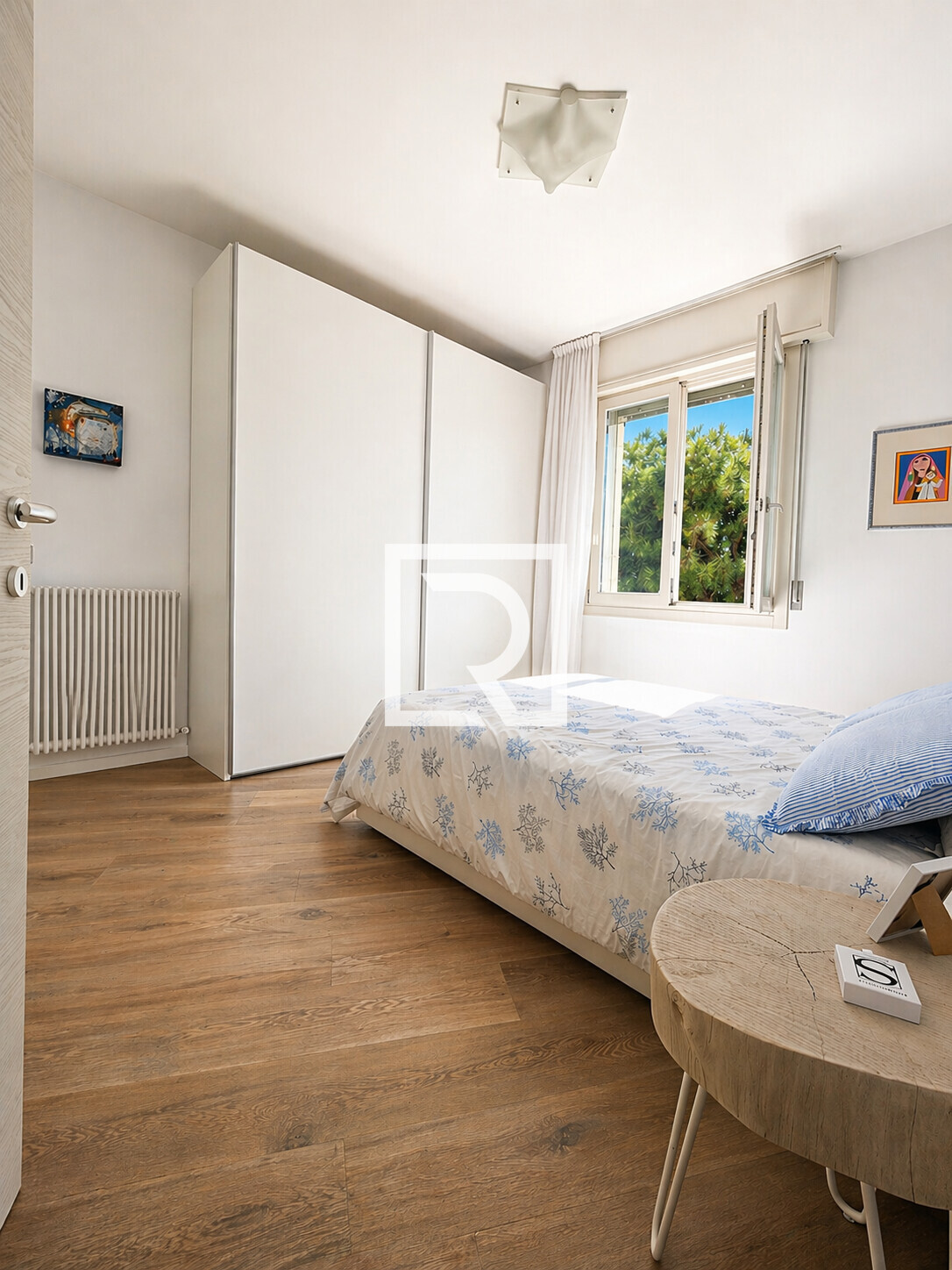 9db7a33e-efce-4934-818f-a959075ee998