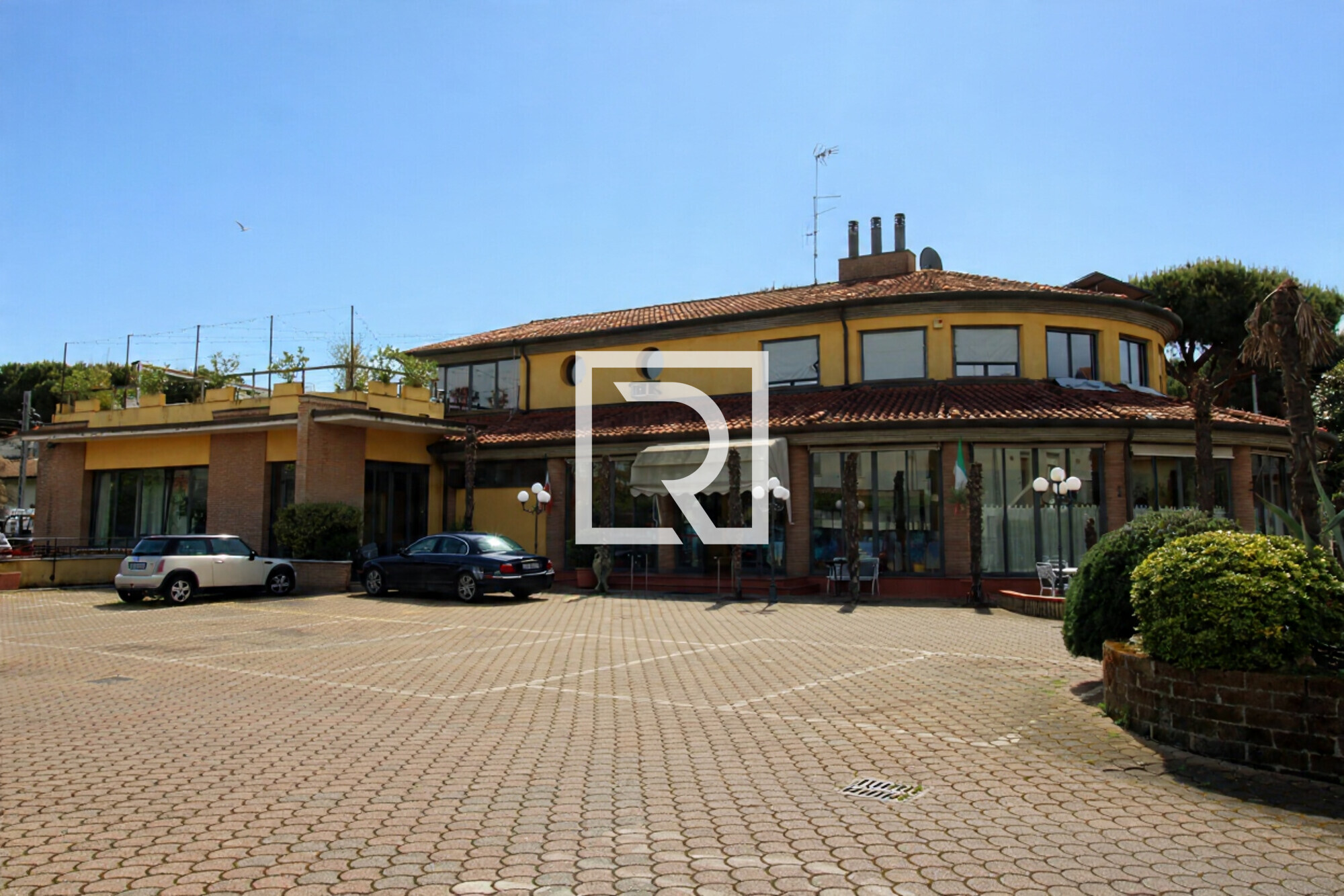 ESTERNO