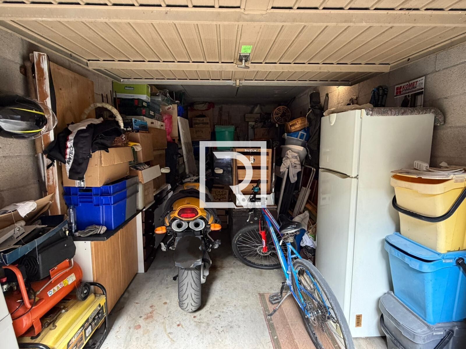 GARAGE