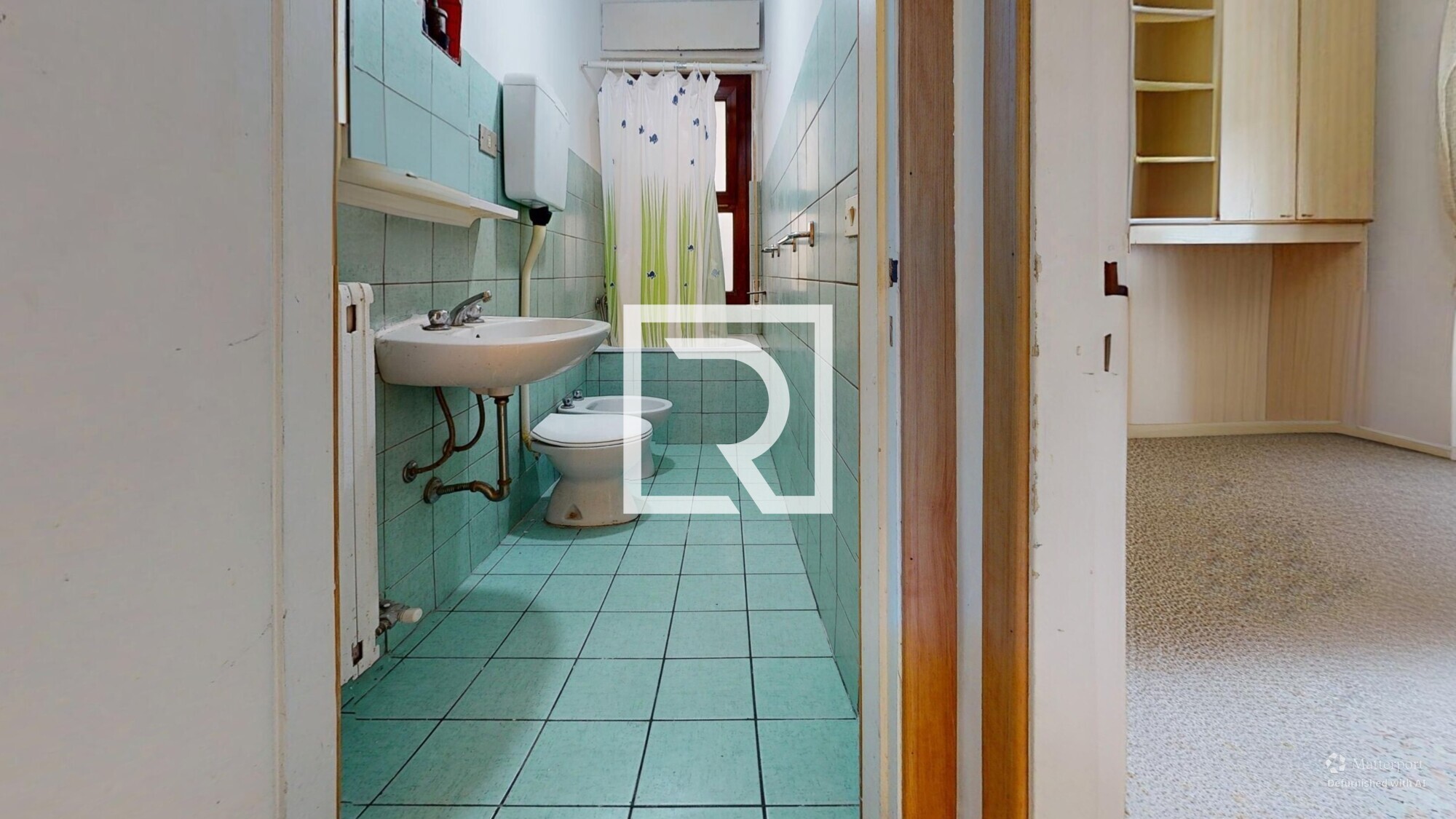 Bathroom-Defurnished (7)
