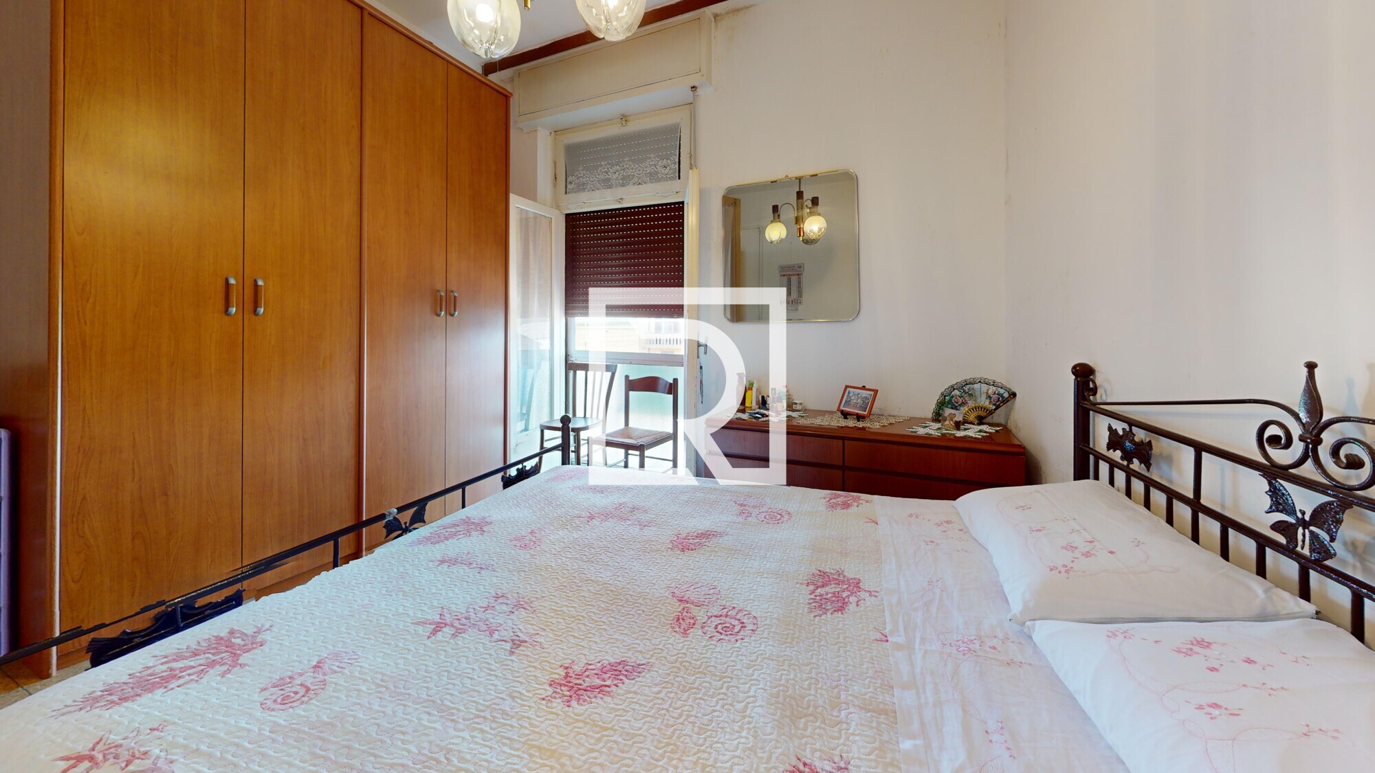 TRILOCALE-AL-PIANO-SECONDO-CON-DUE-GARAGE-Bedroom