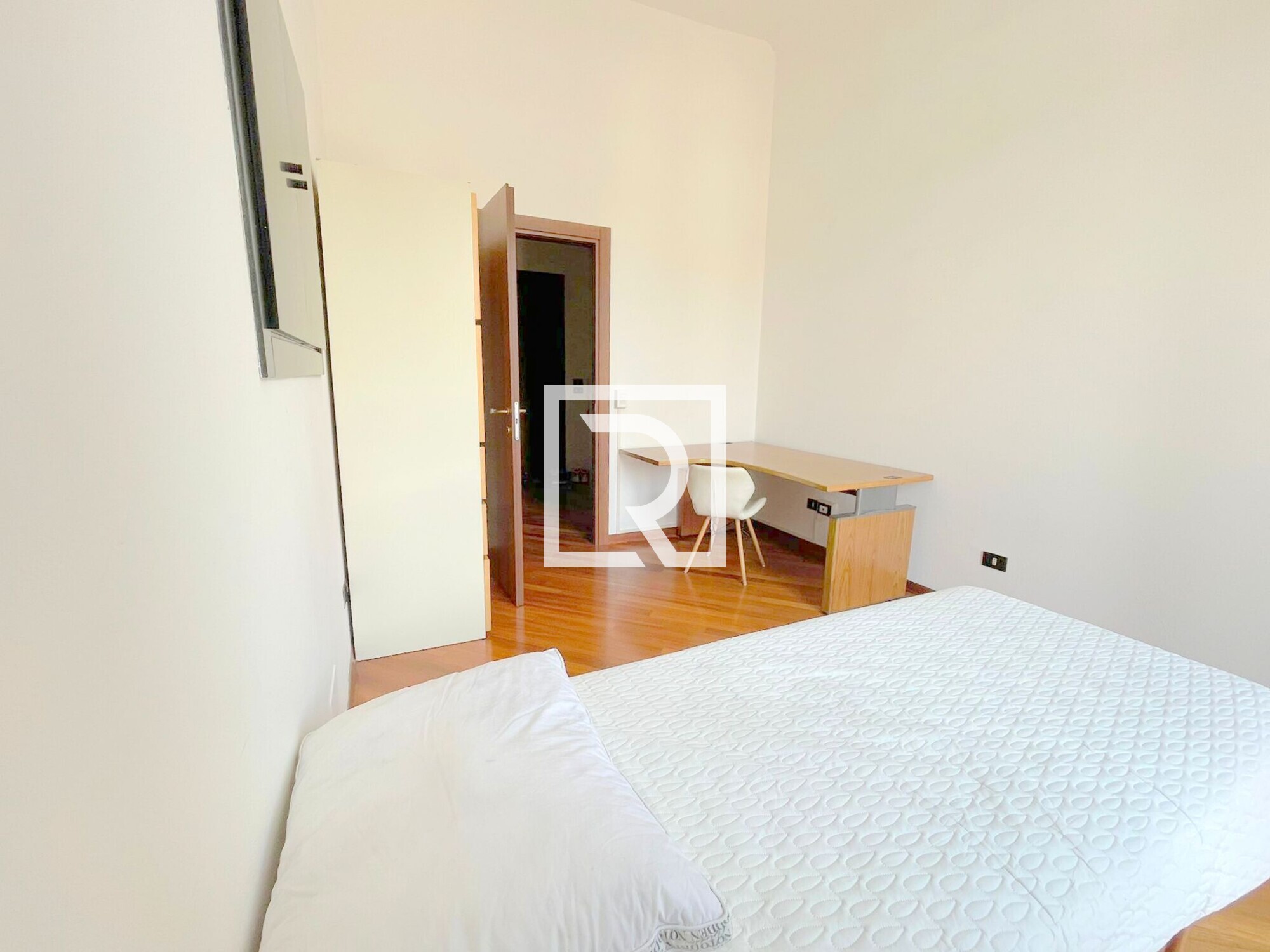 Camera (1)