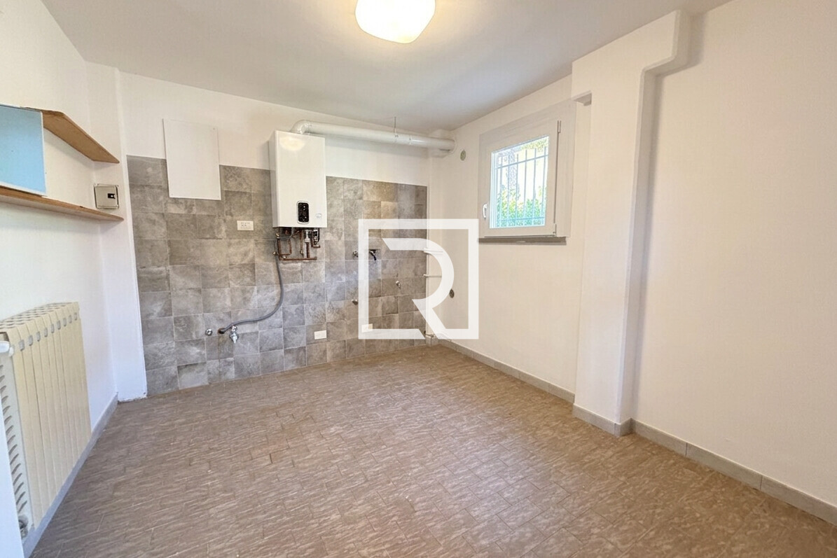 P.T VANO CUCINA O BAGNO