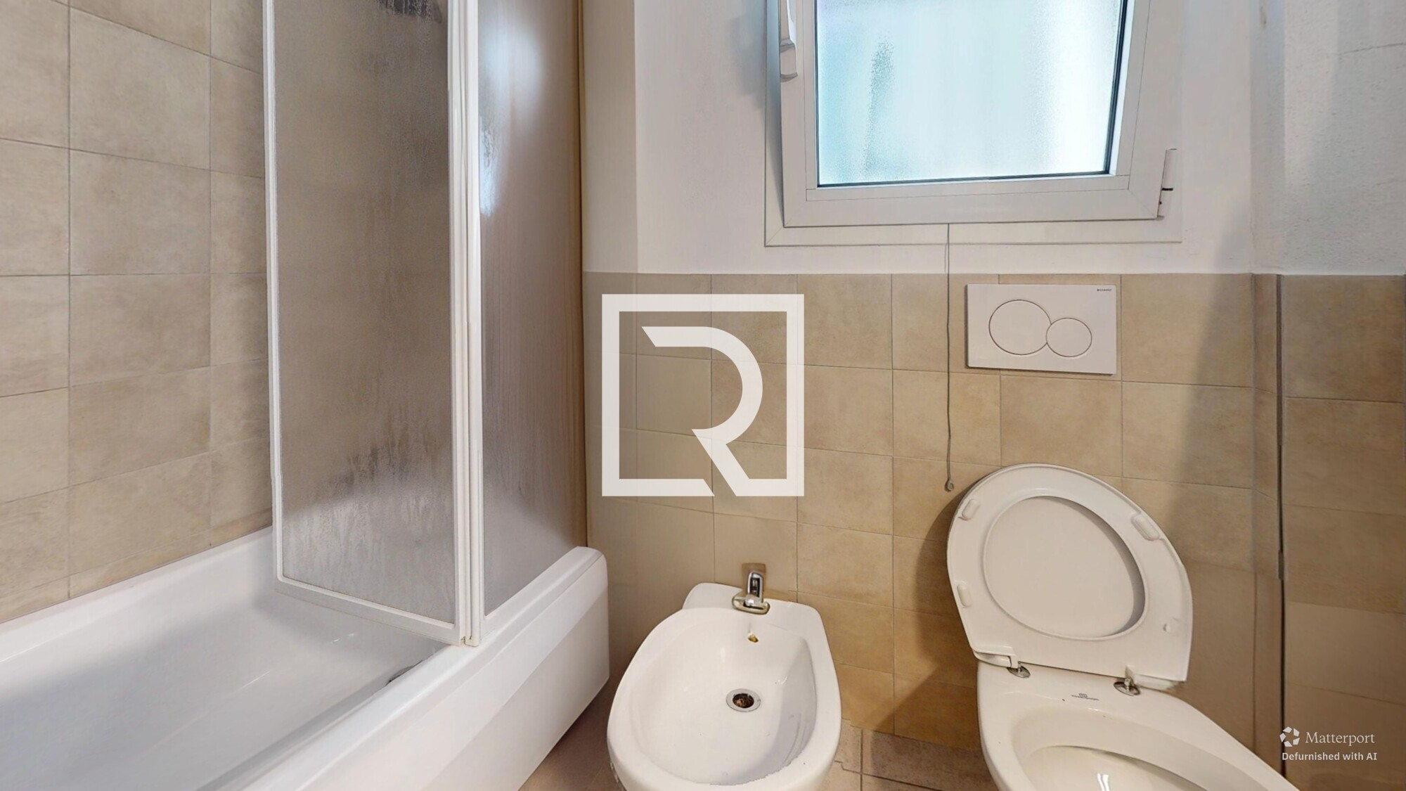 Bathroom-Defurnished (1)