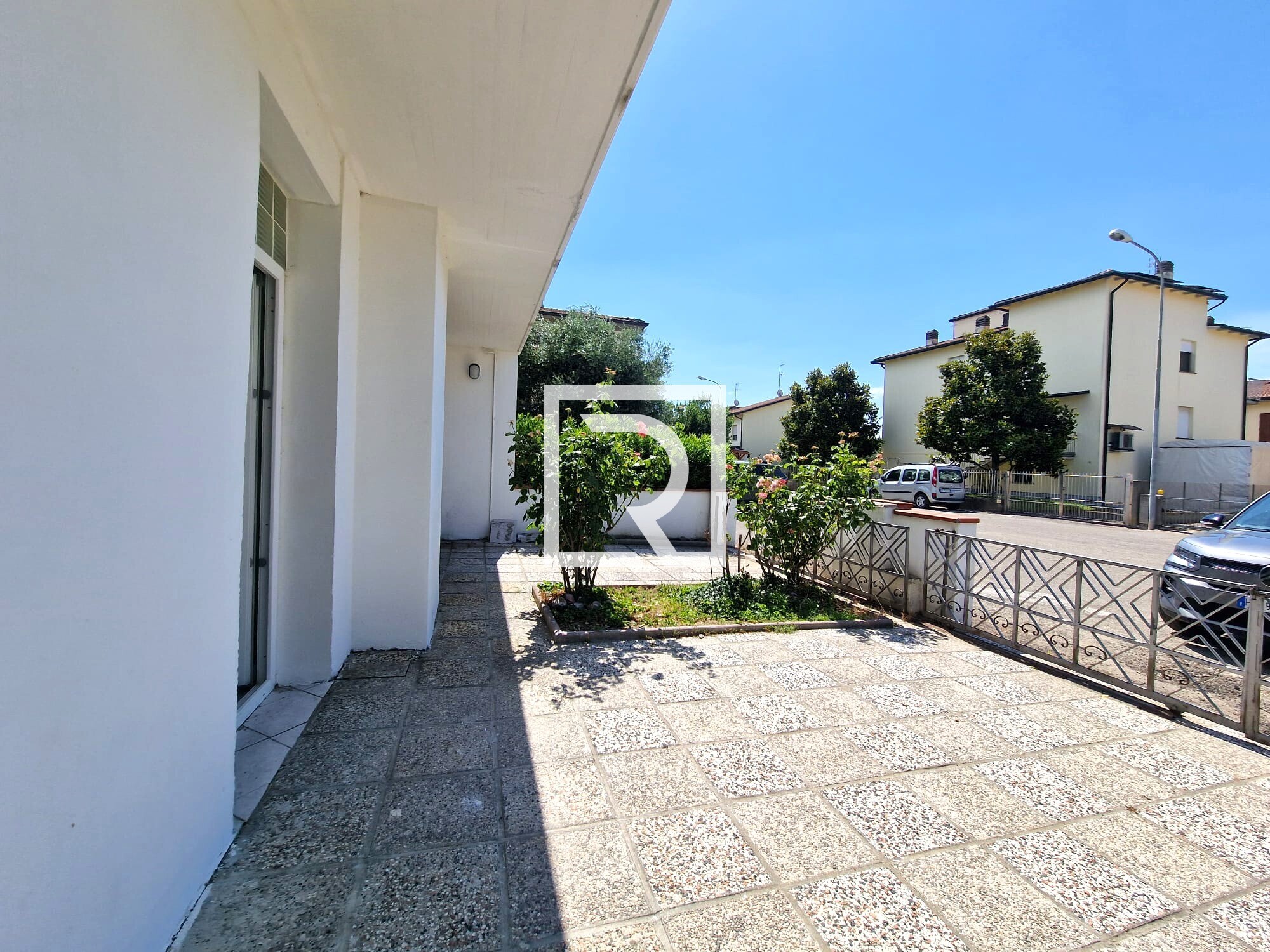 FUORI