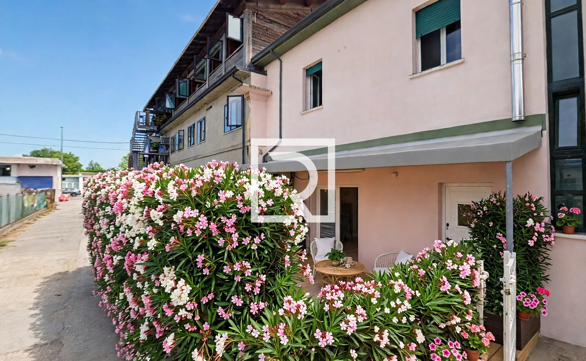 sunny_daytime_veranda (1)