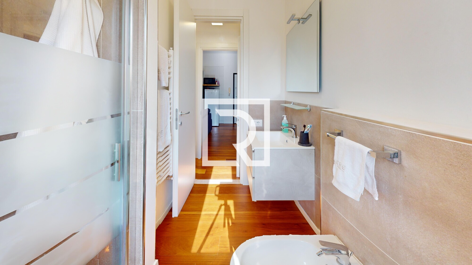Lido-Adriano-VIA-Caravaggio-Bathroom
