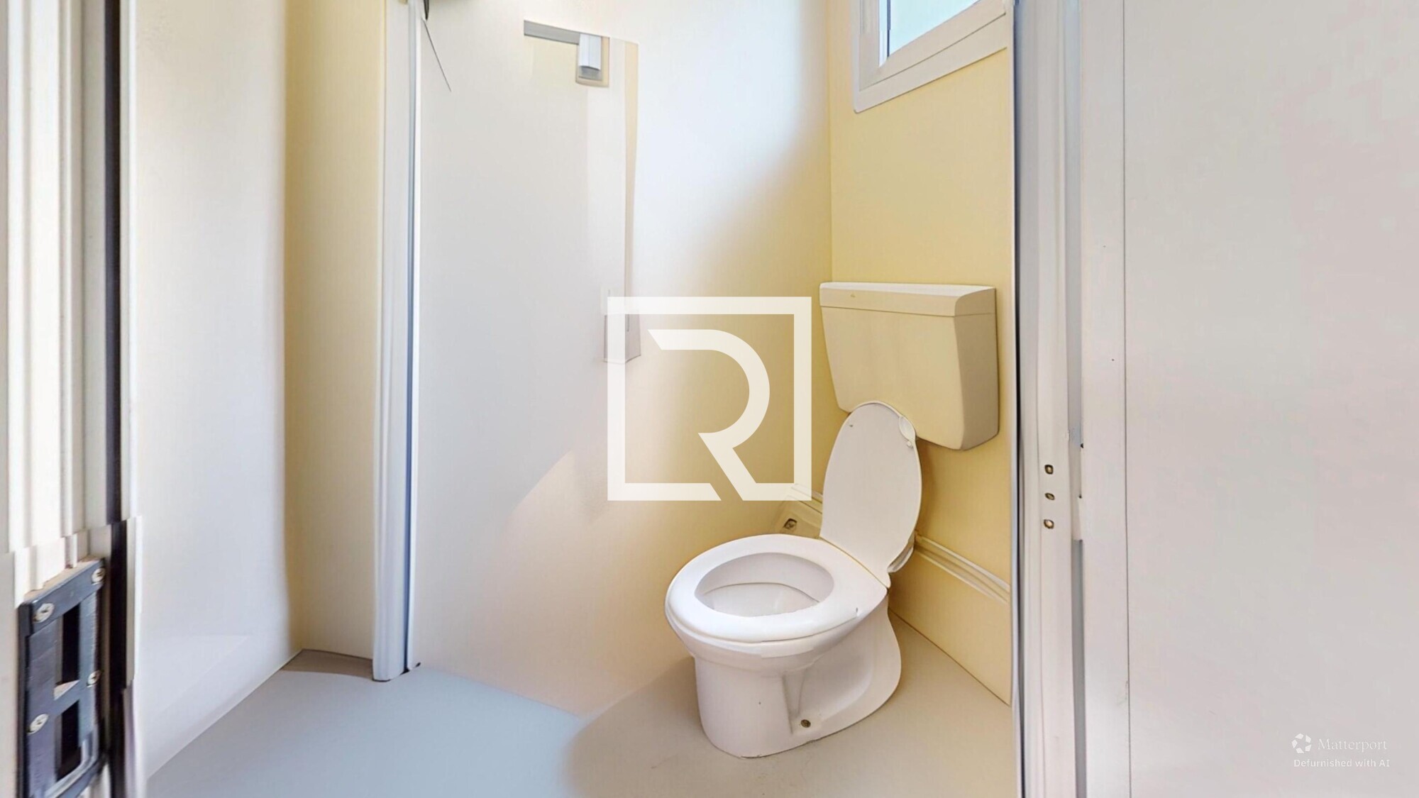 CHIOSCO-RUSSI-Bathroom-Defurnished