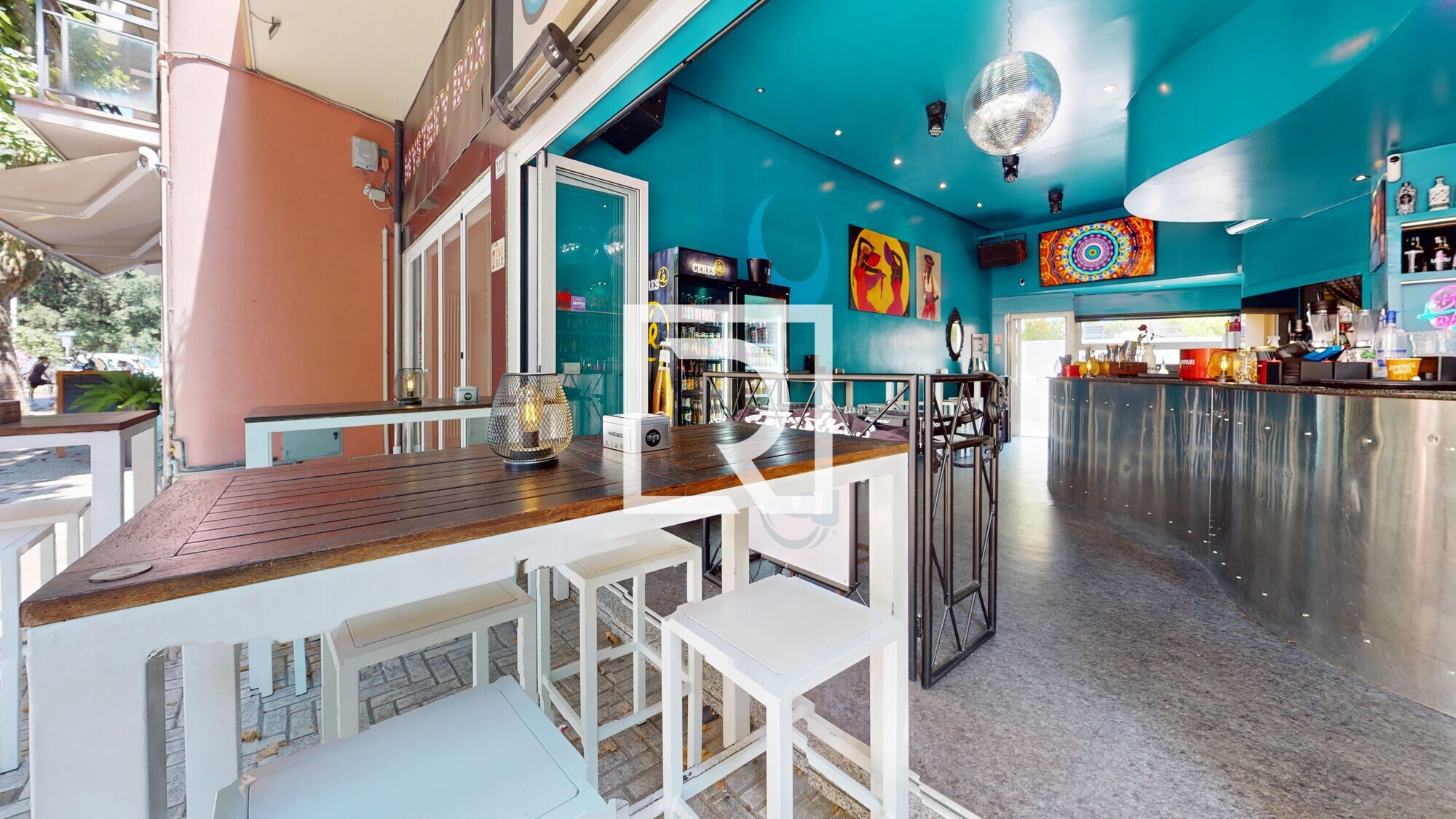 Caffe-Madrid-Balcony 1