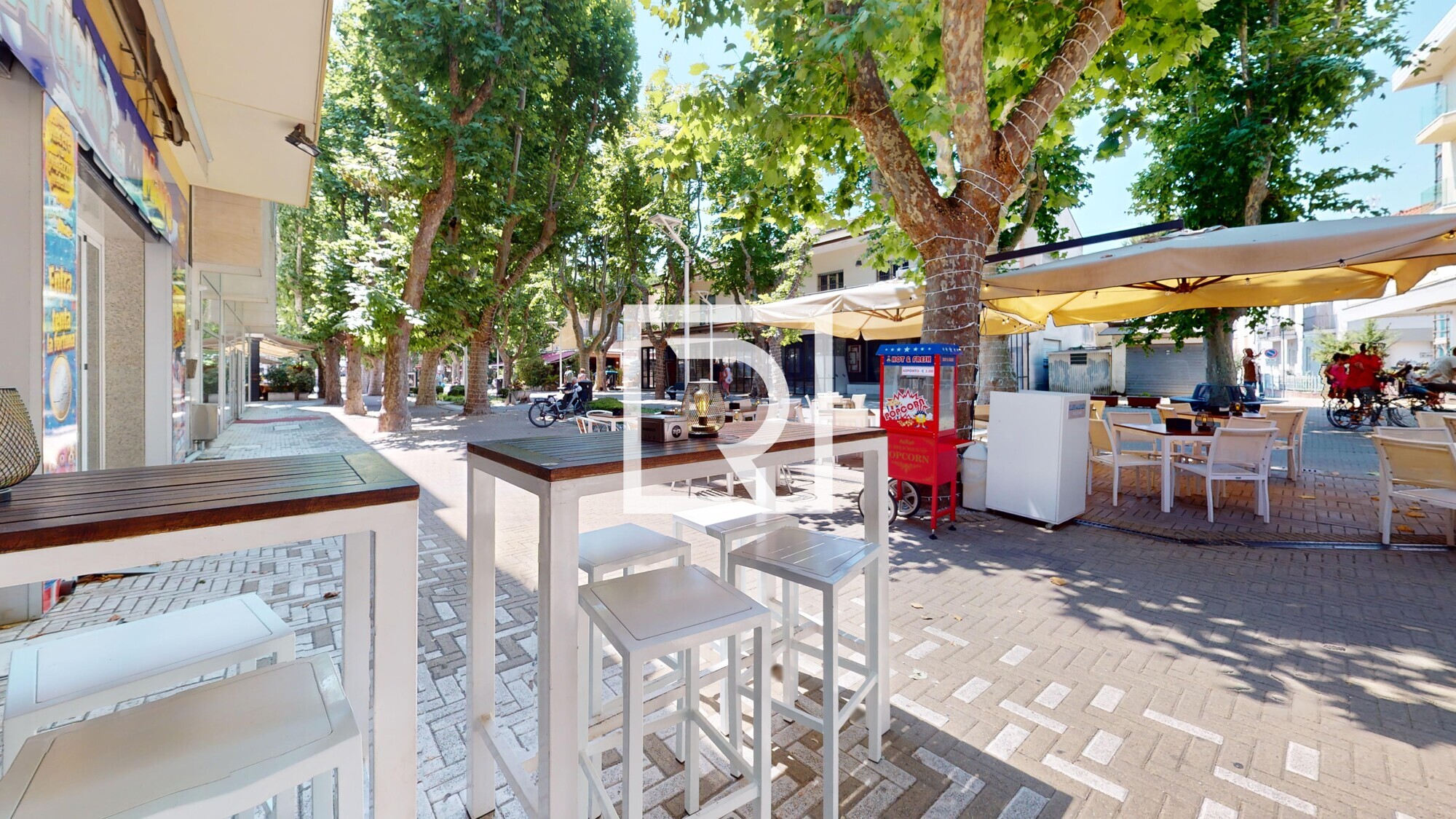 Caffe-Madrid-Balcony 2