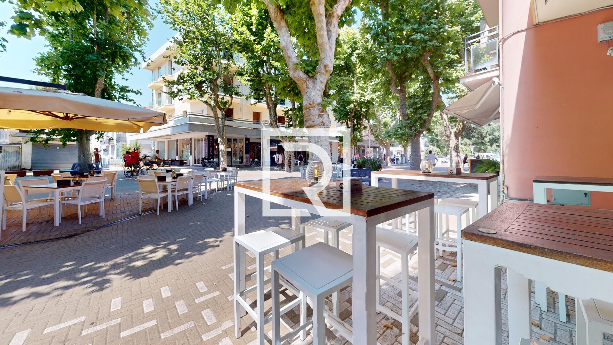 Caffe-Madrid-Balcony