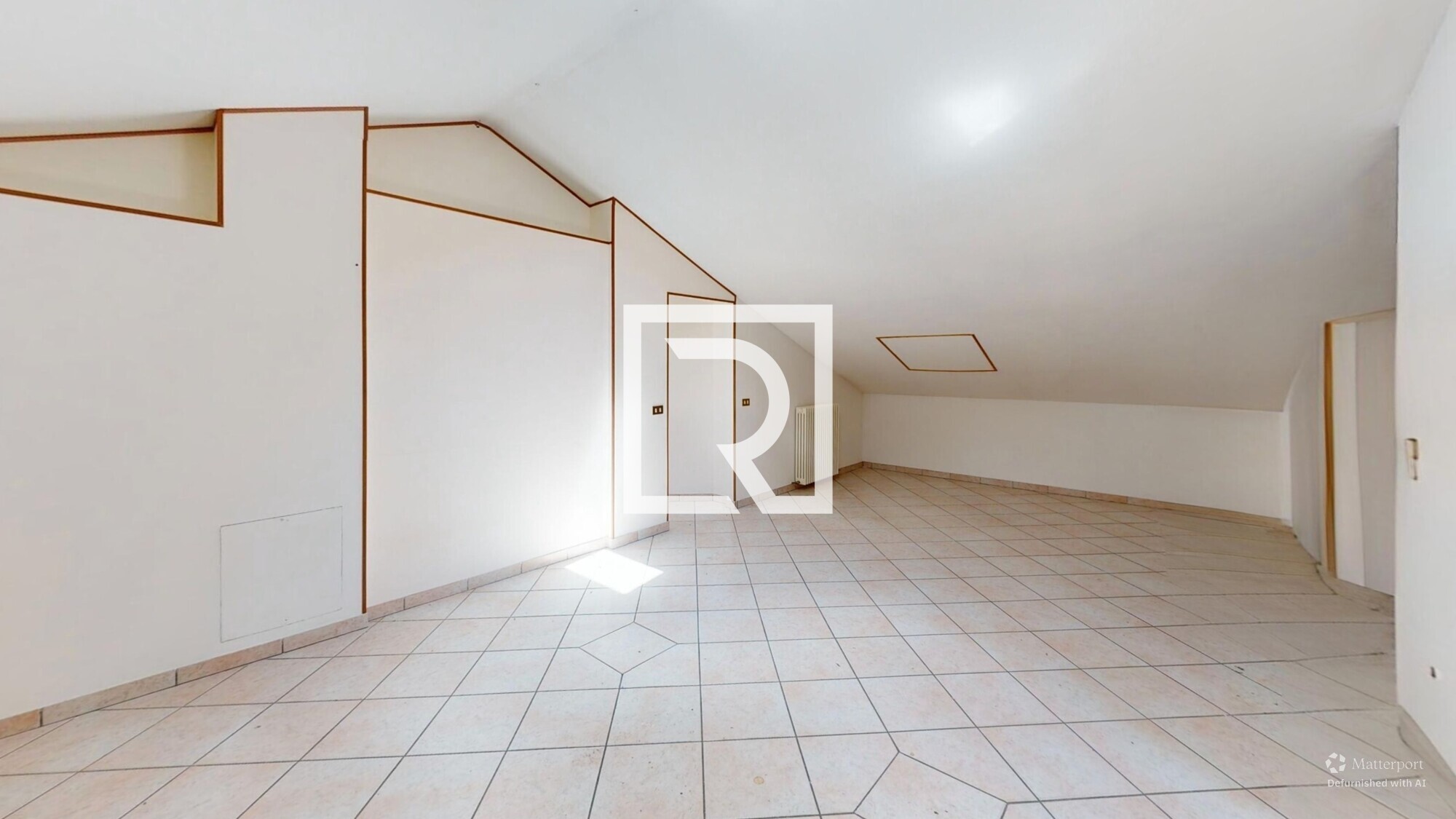 Loft-Defurnished