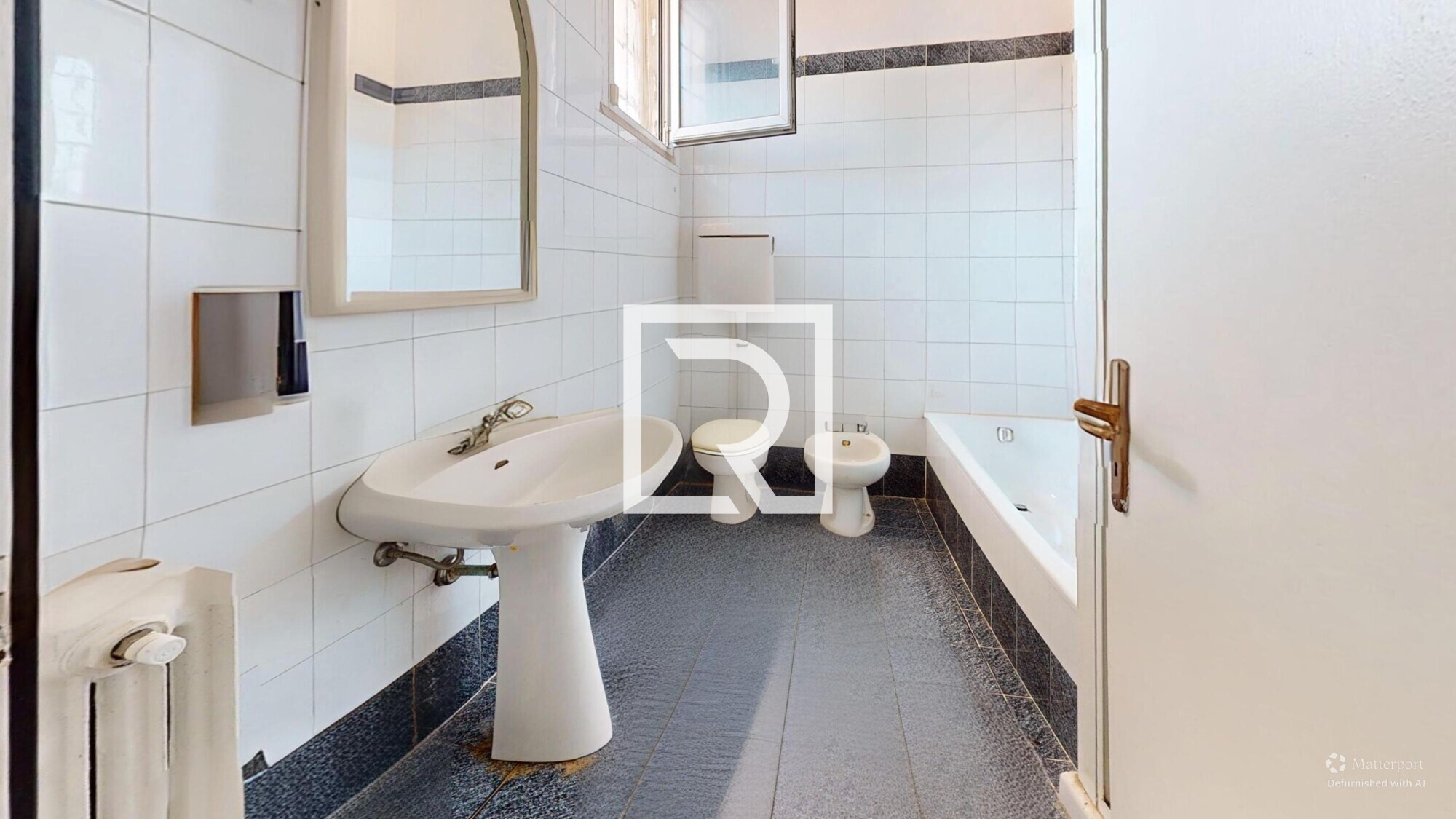Via-Piemonte-8-Bathroom-Defurnished 1 (1)