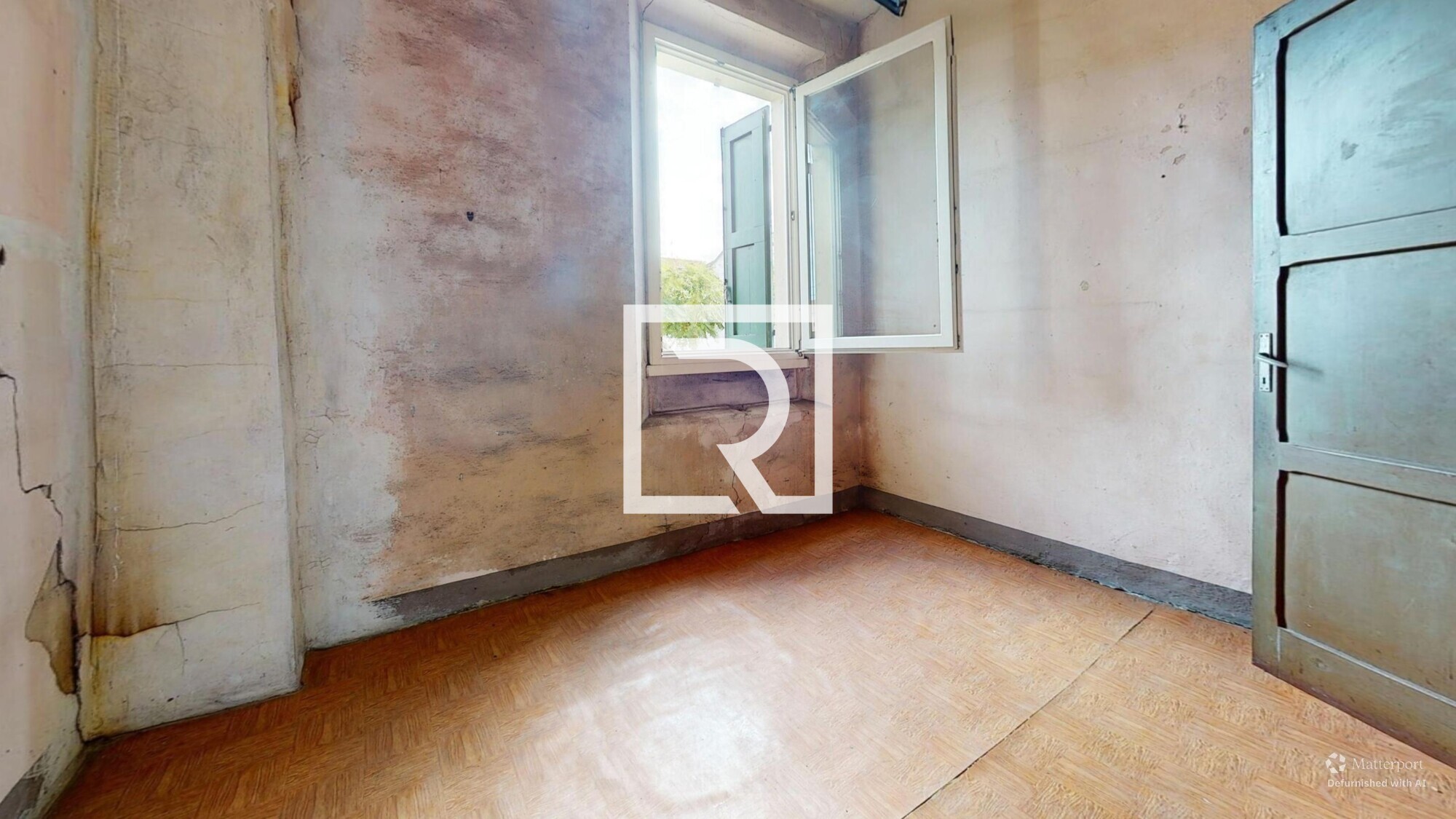 Ristorante-con-casa-e-700-mq-di-terreno-Bedroom-Defurnished 2