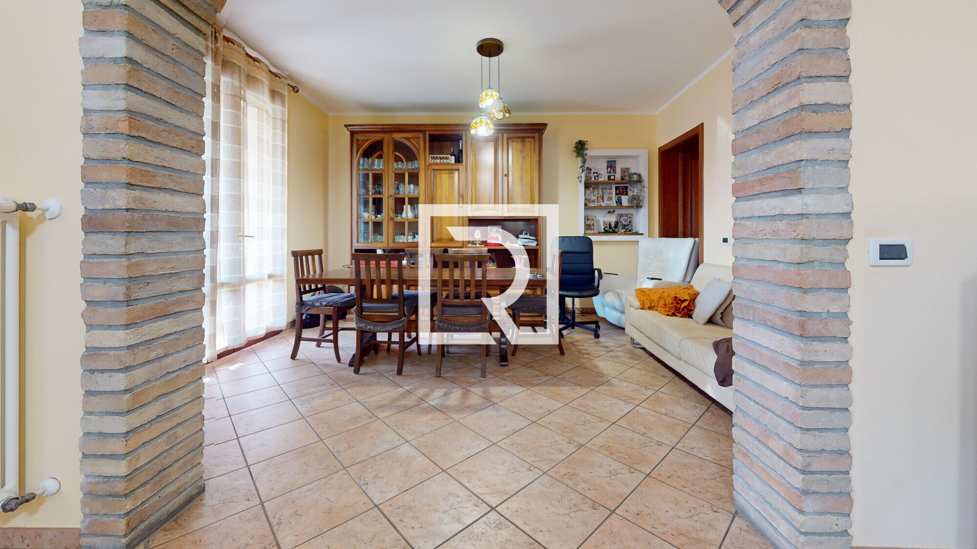 Via-Vicolo-Vecchio-4b-Madonna-dellAlbero-Dining-Room 1