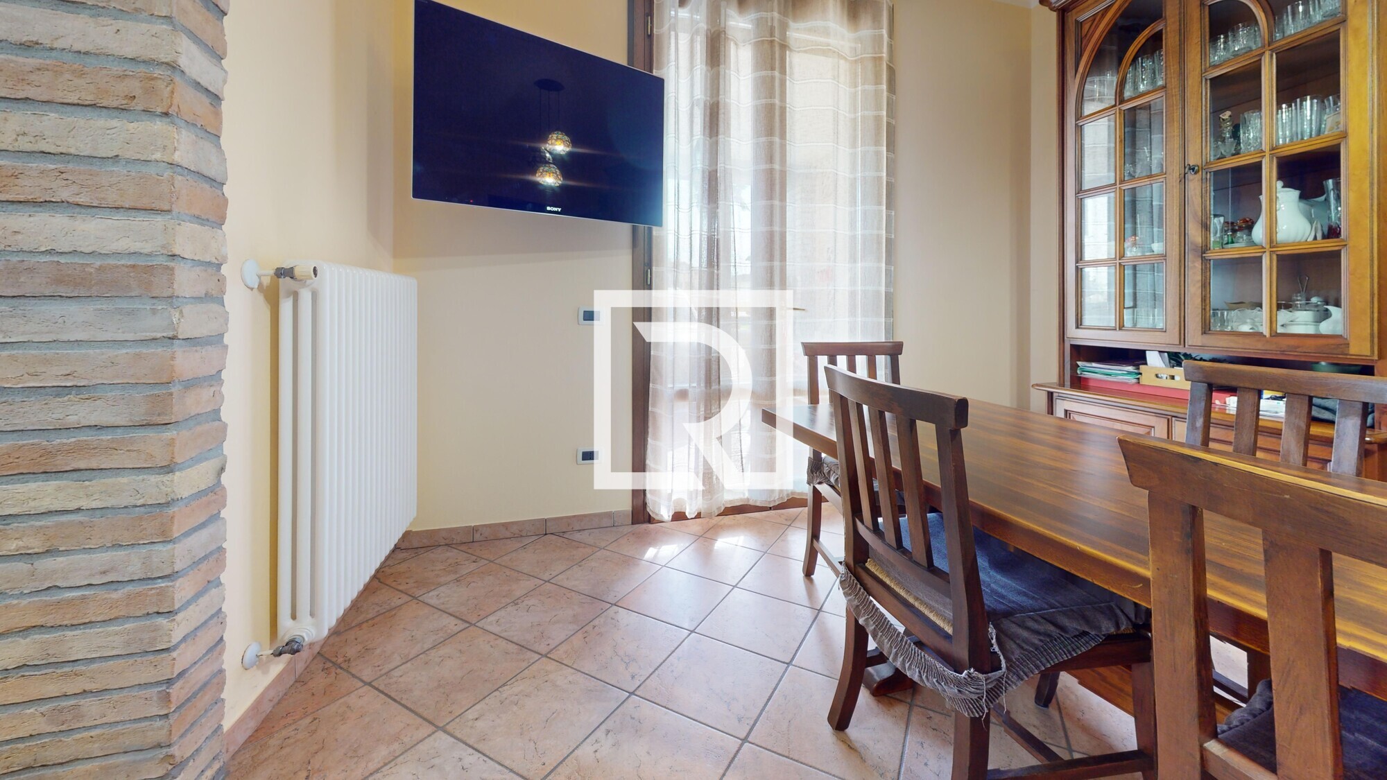 Via-Vicolo-Vecchio-4b-Madonna-dellAlbero-Dining-Room
