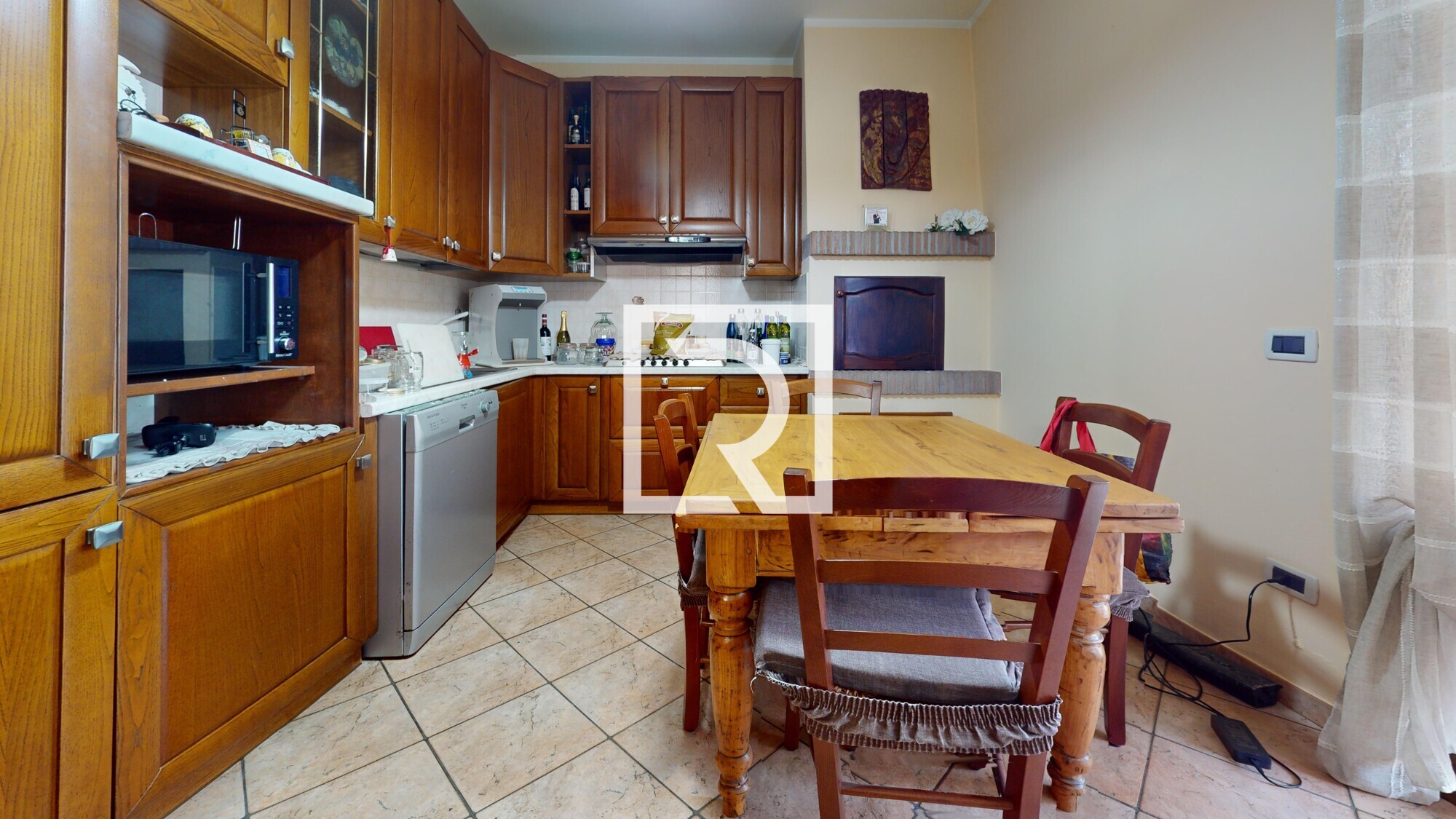 Via-Vicolo-Vecchio-4b-Madonna-dellAlbero-Kitchen