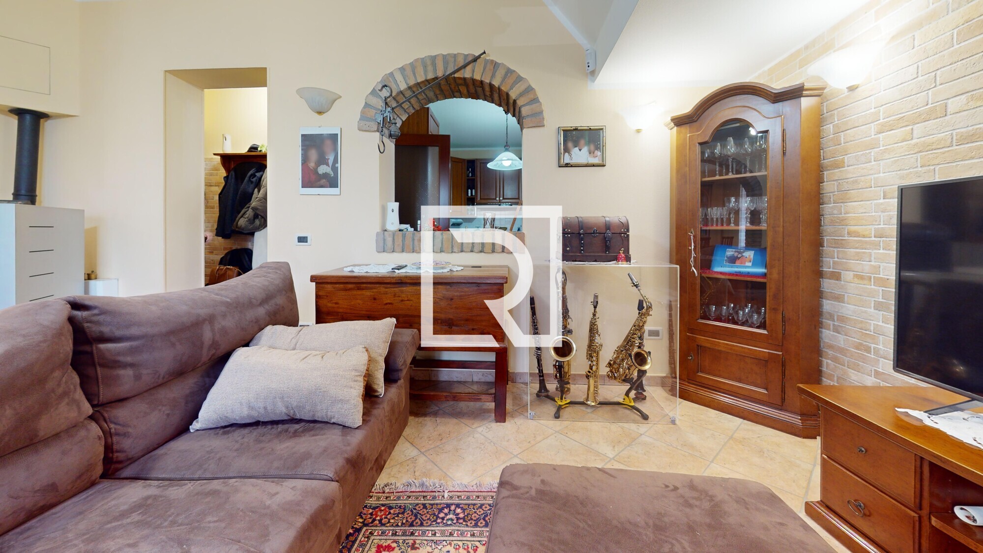 Via-Vicolo-Vecchio-4b-Madonna-dellAlbero-Living-Room 1