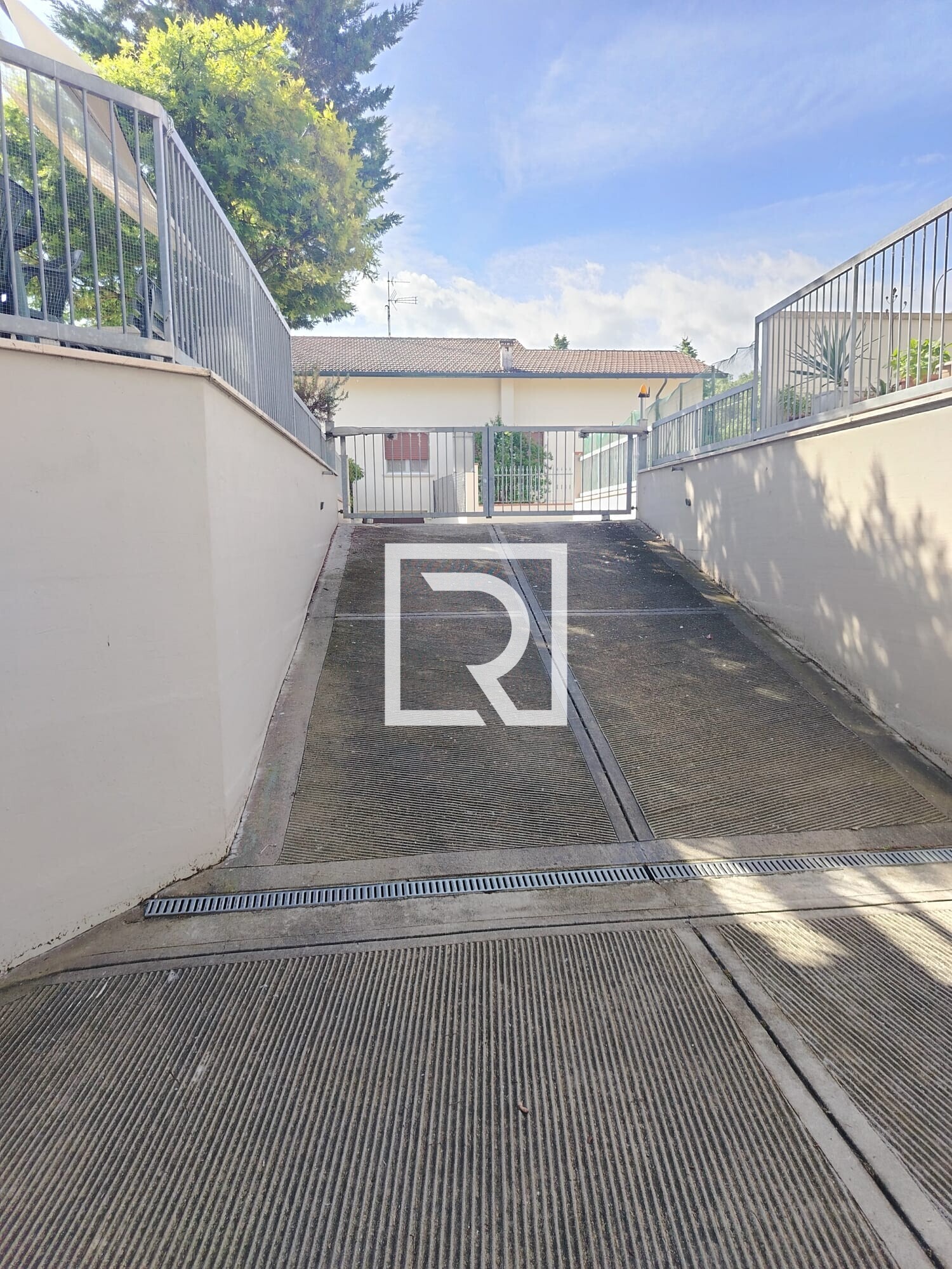 RAMPA GARAGE