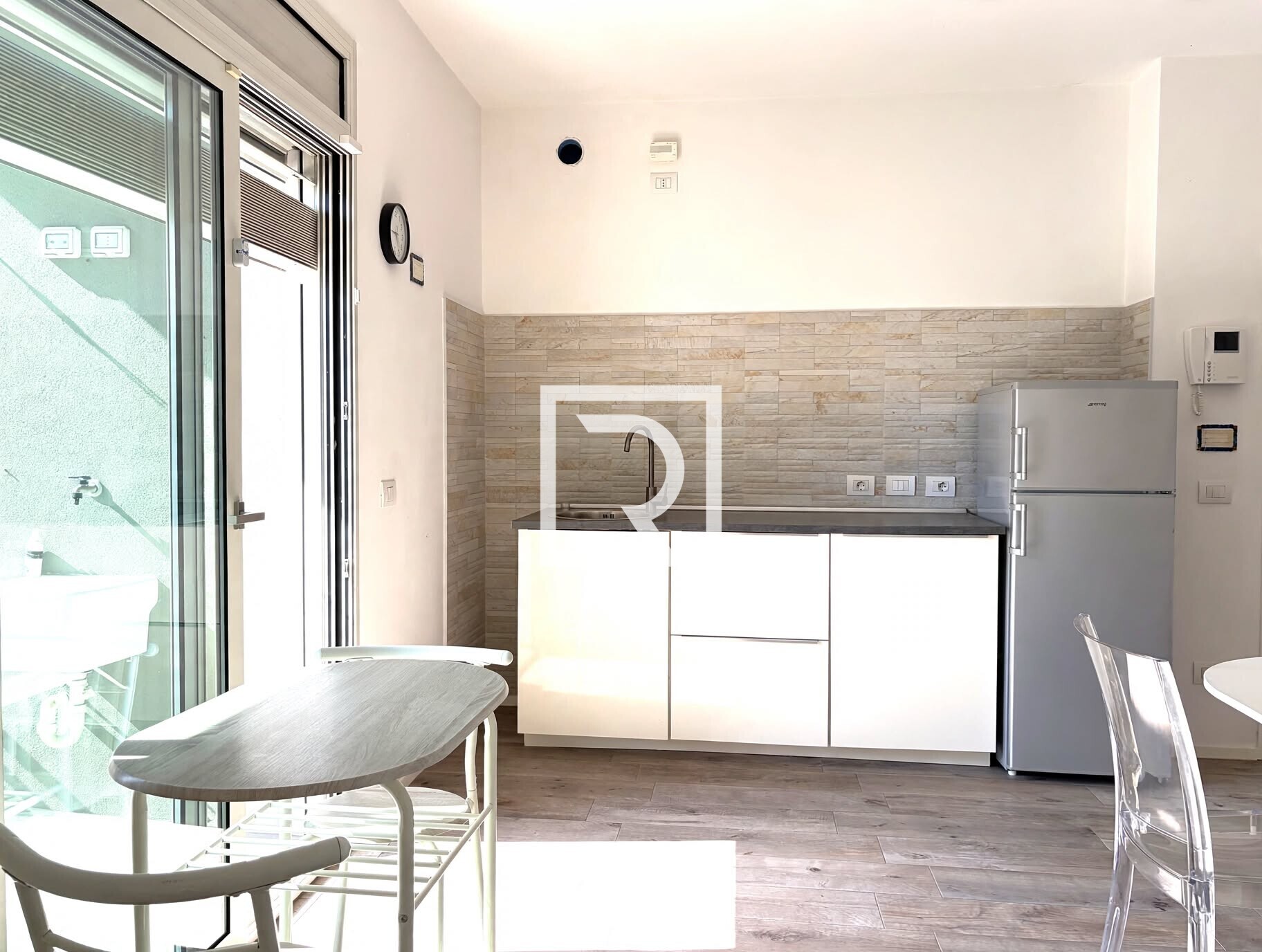 minimal_clean_kitchen