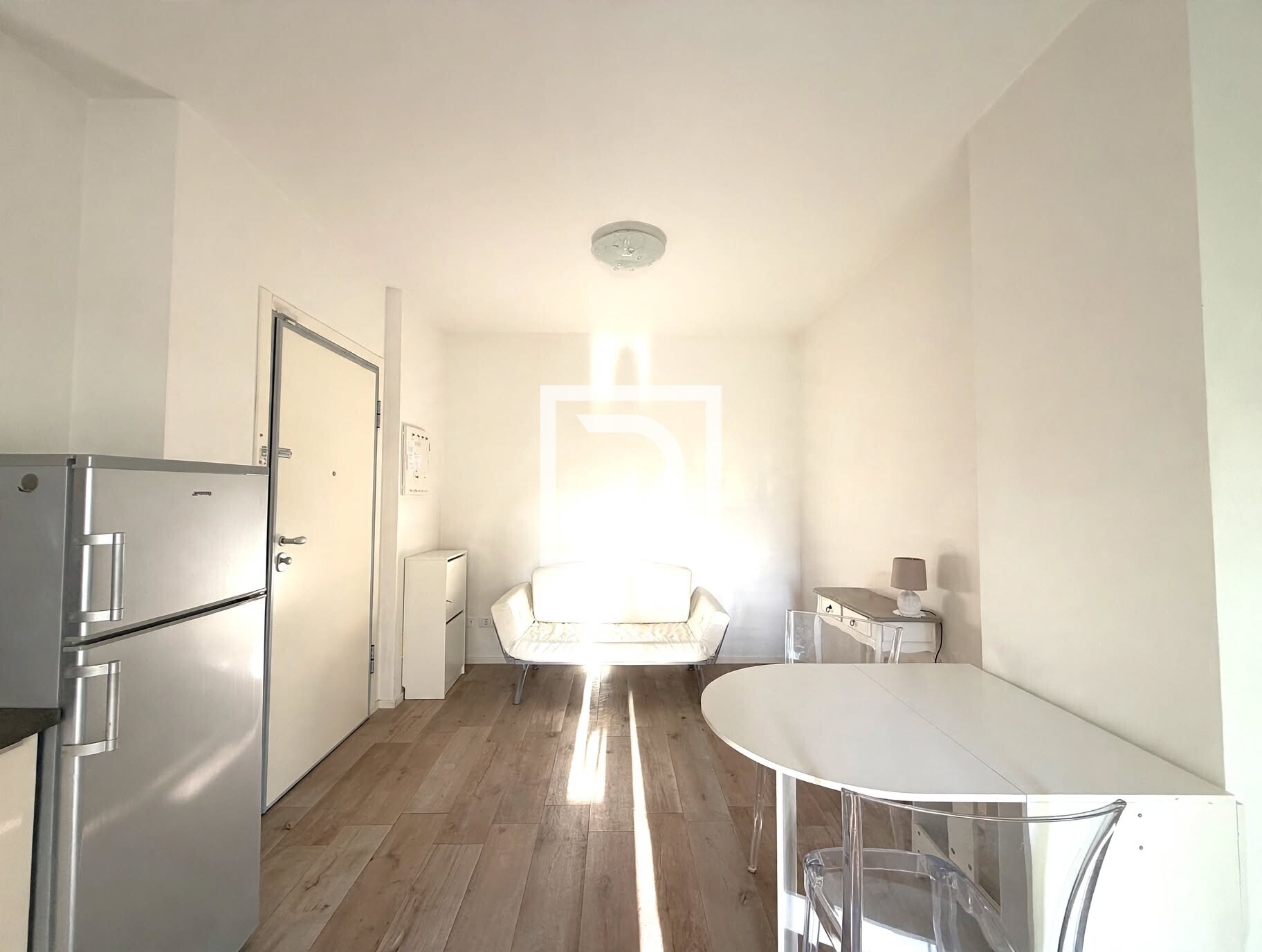 minimalist_clean_room