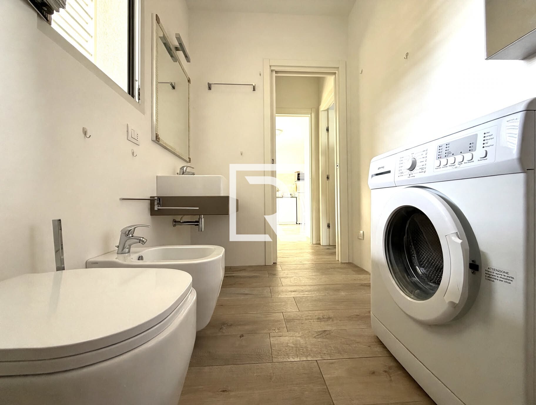 minimalist_clean_bathroom