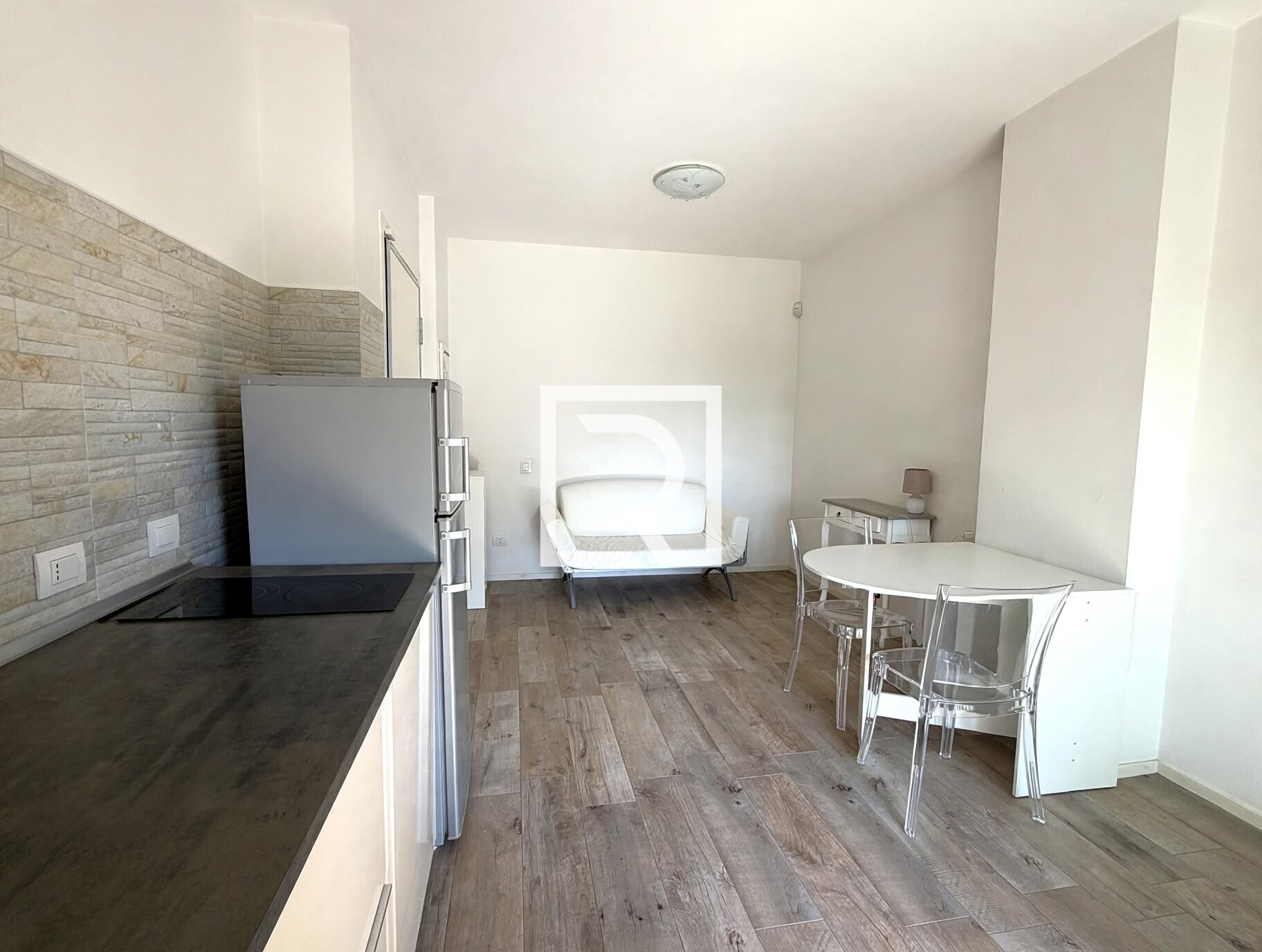 minimalist_living_kitchen