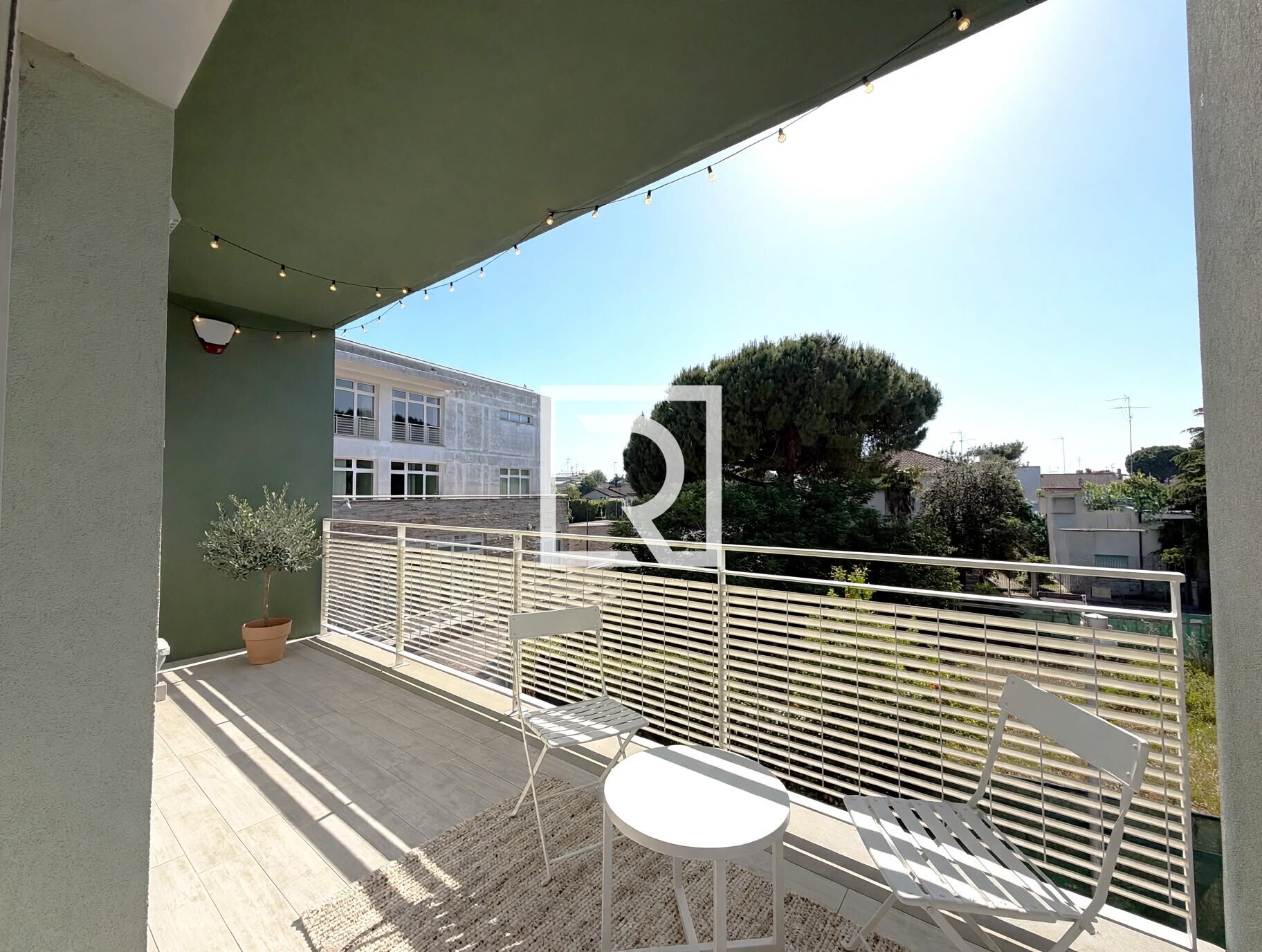 scandi_mediterranean_terrace