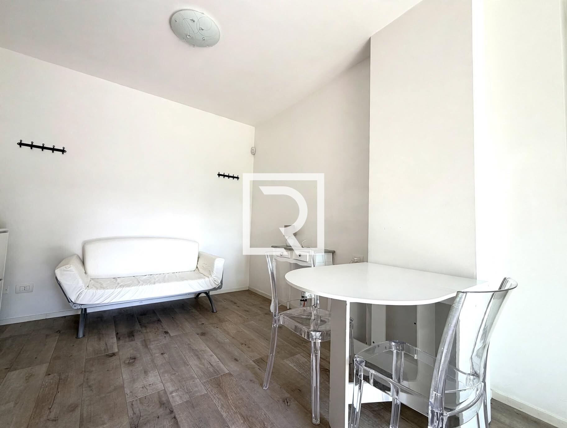 minimalist_living_room