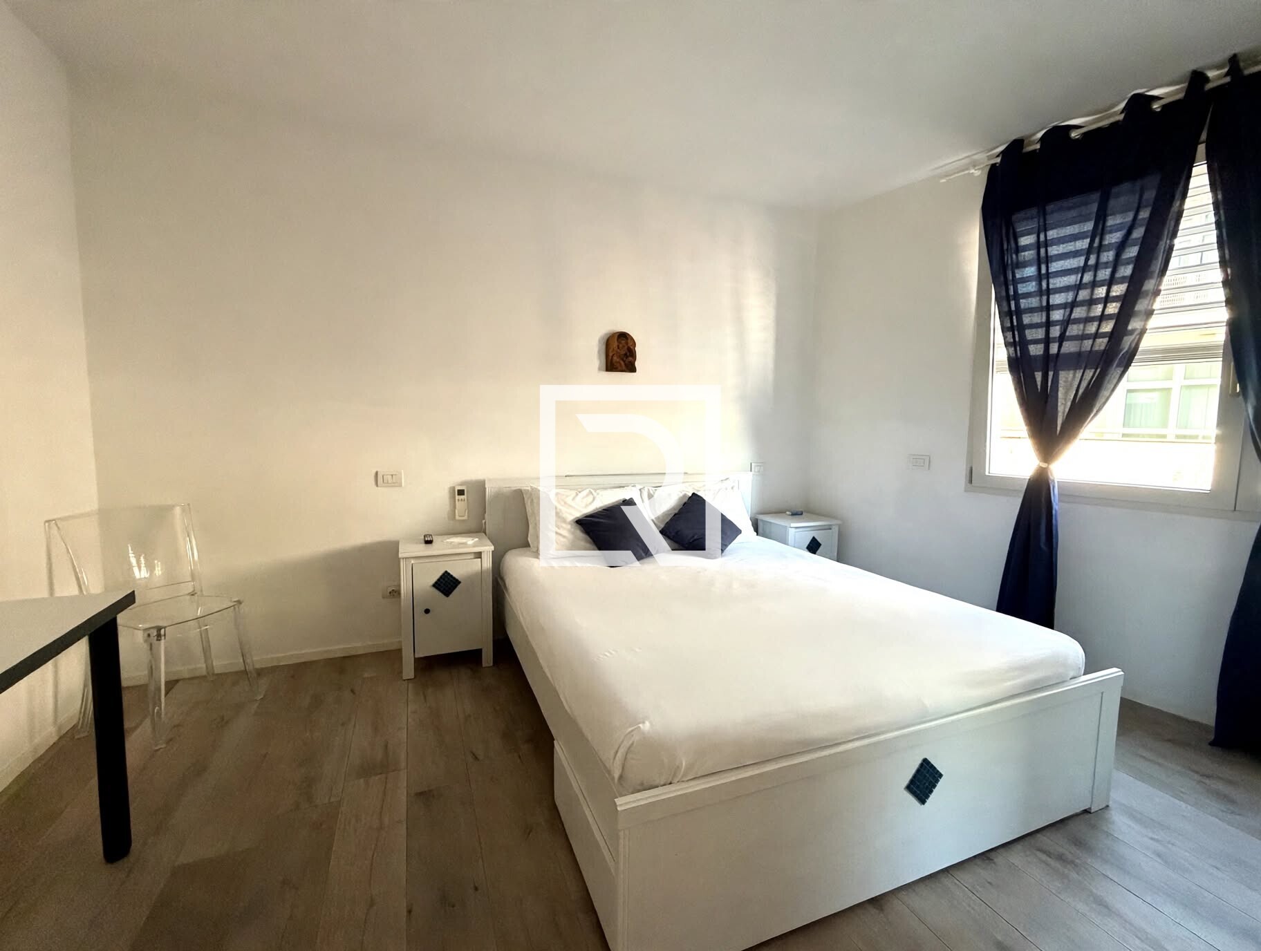 hotel_style_made_bed