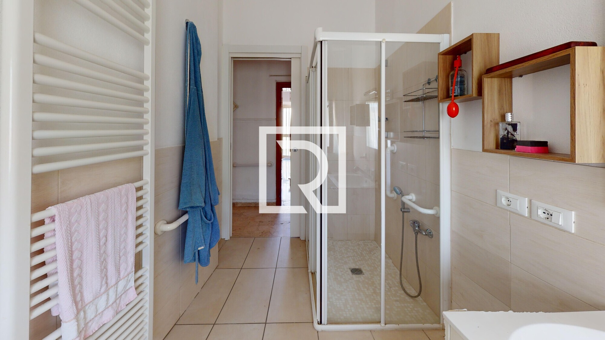 36-Via-degli-Avieri-Bathroom 1