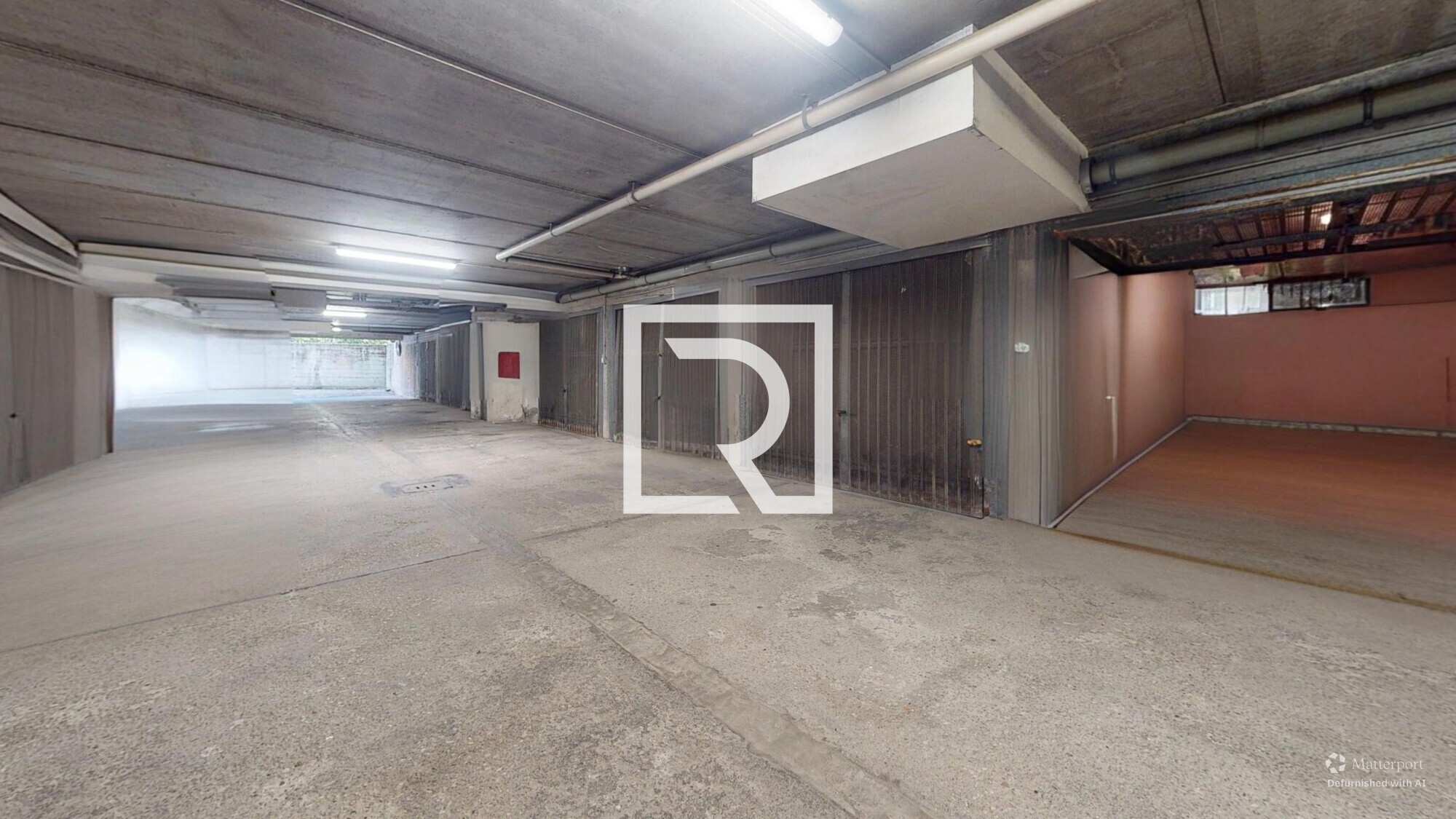 Garage-A-Castrocaro-Photo-3-Defurnished