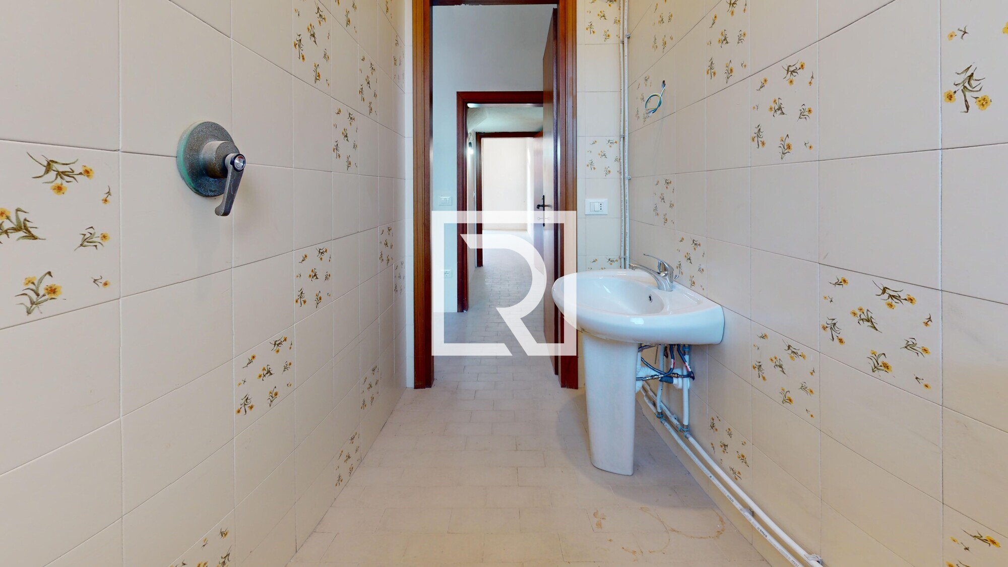 -42-Via-Giuseppe-Garibaldi-Bathroom