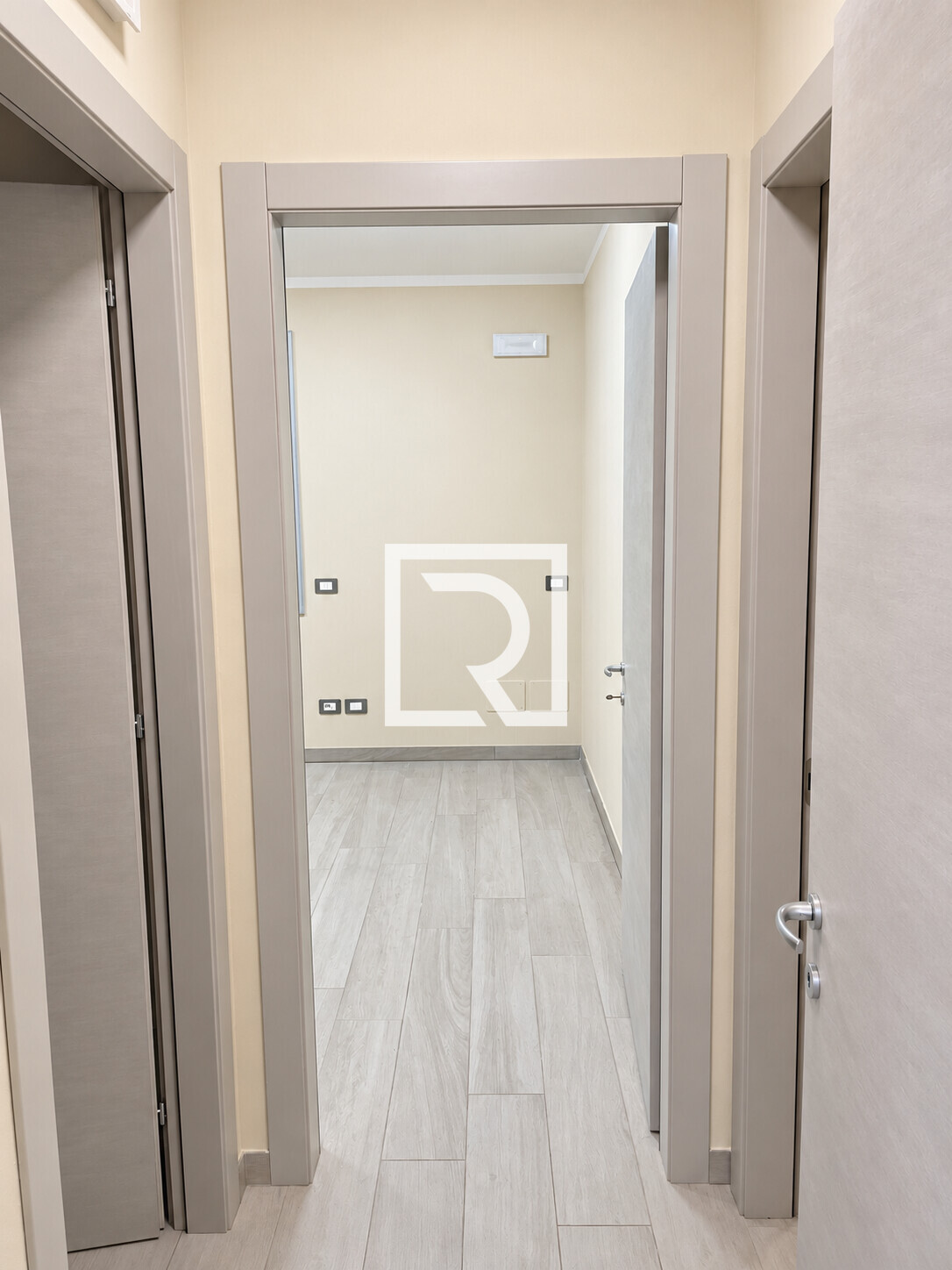 Interni immobiliari luminosi e realistici-12