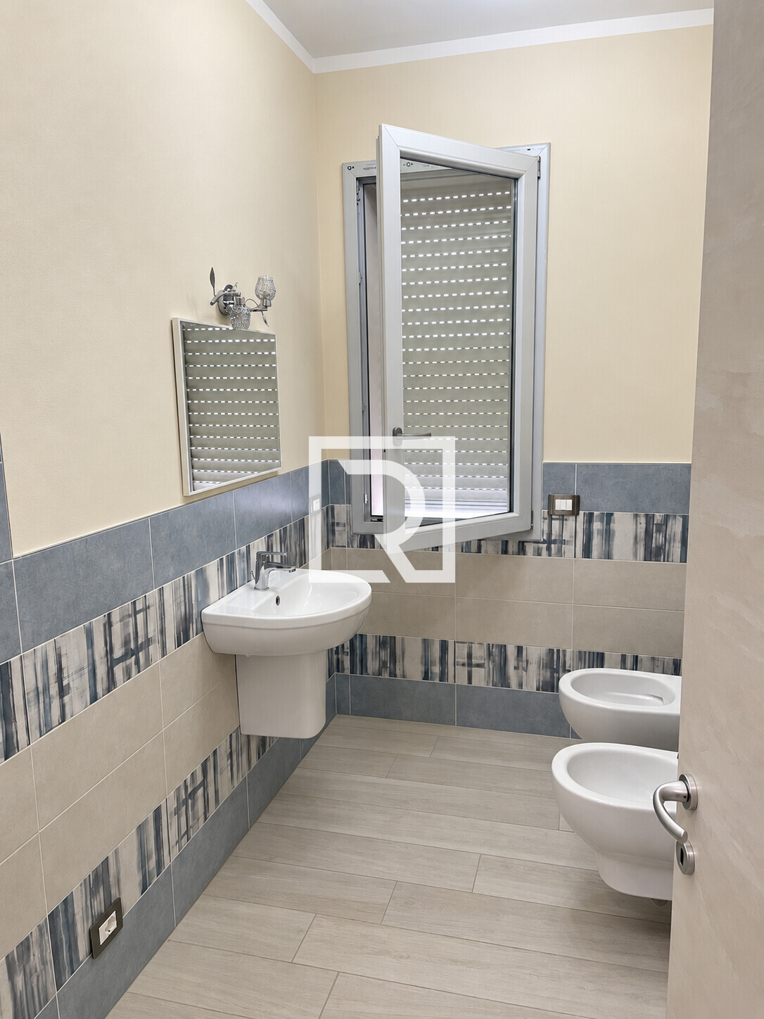 Bagno luminoso e autentico-14
