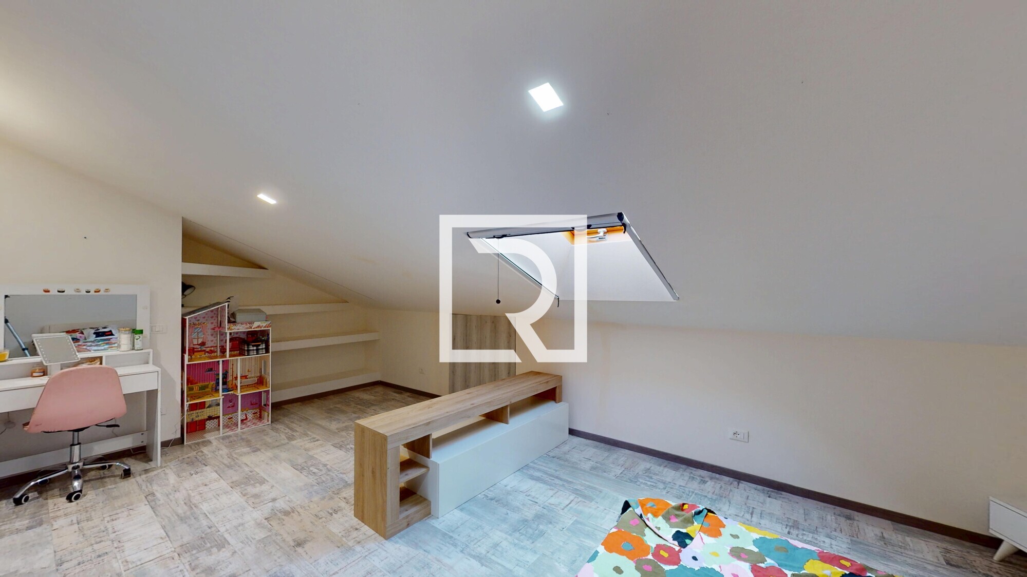 MANSARDA-RISTRUTTURATO-SU-DUE-LIVELLI-10162026_125715
