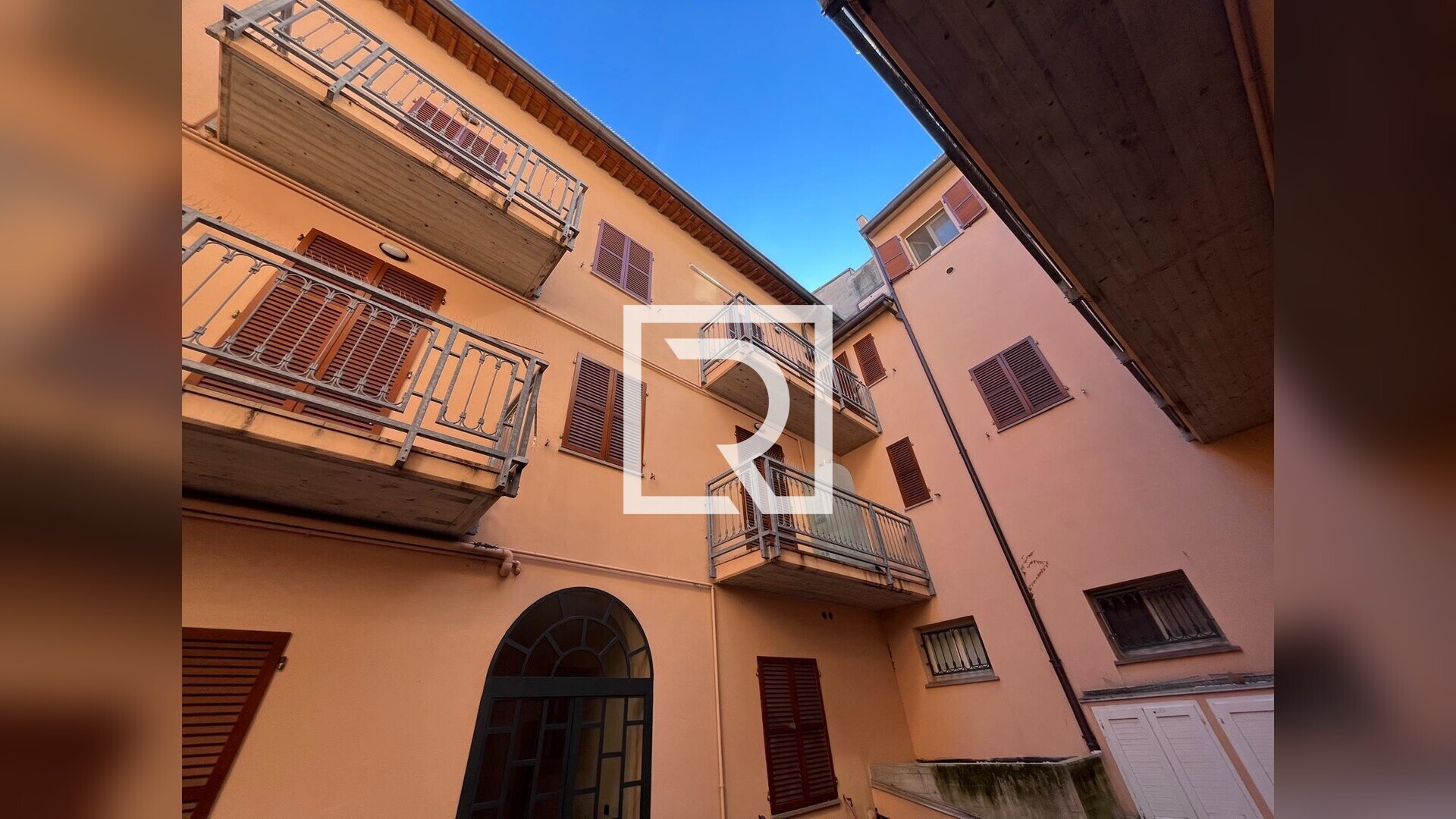 foto_cortile_16-9 (1)