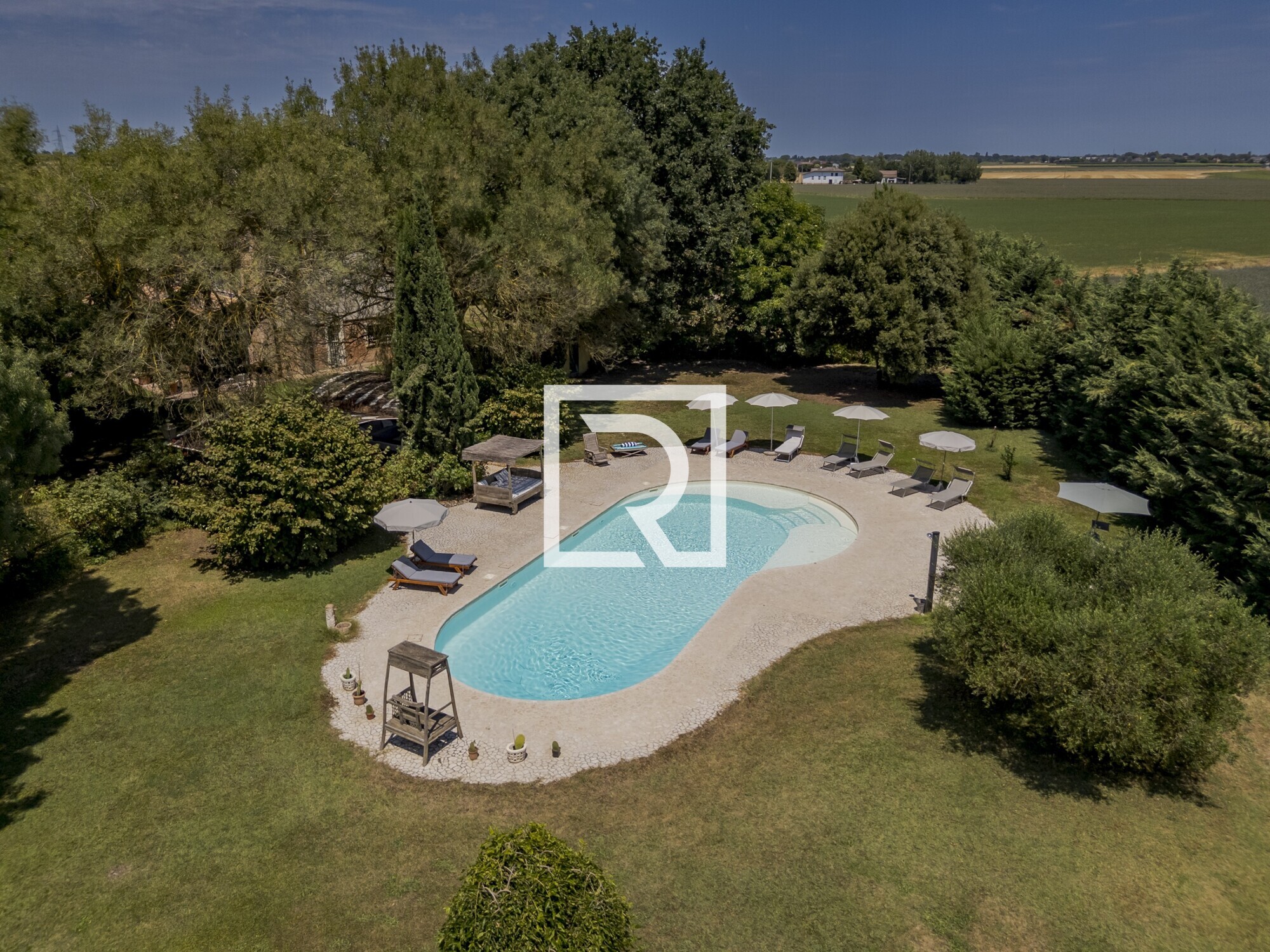 Piscina vista aerea