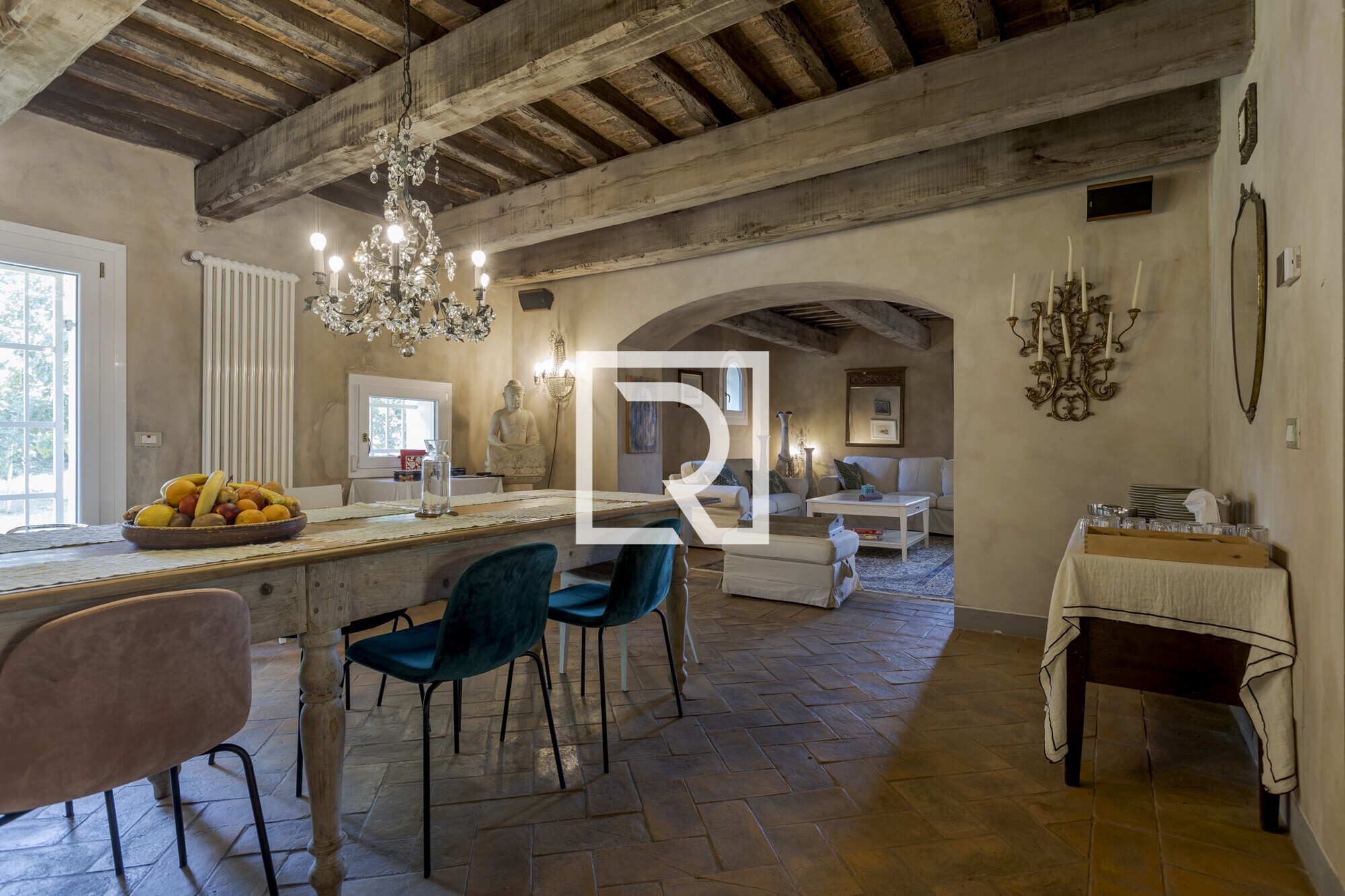 Sala pranzo verso il salone