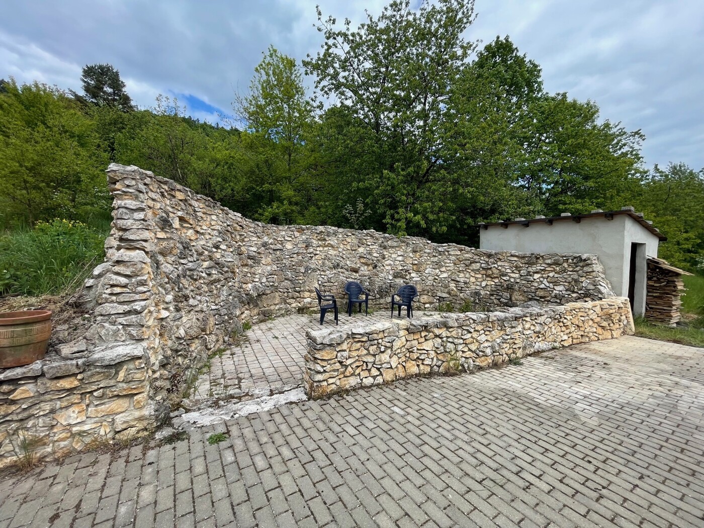 Große sichtgeschützte Terrasse