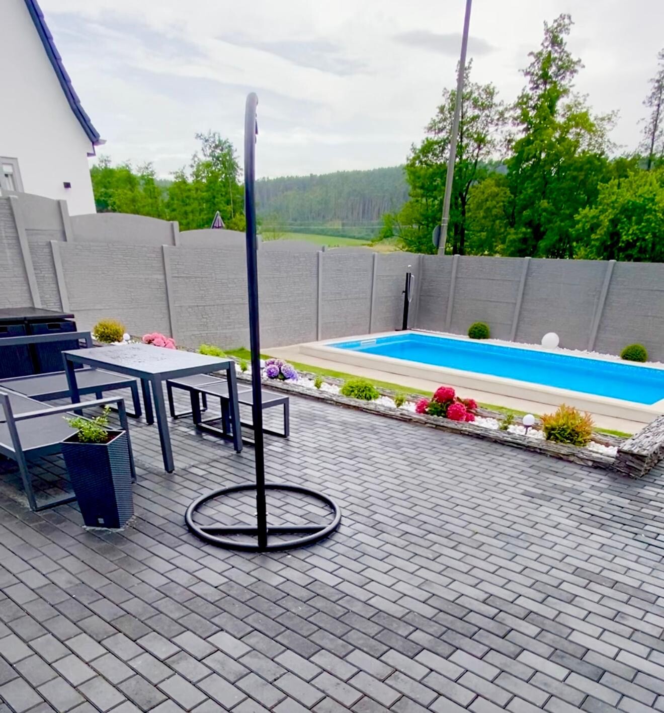 Terrasse und Pool