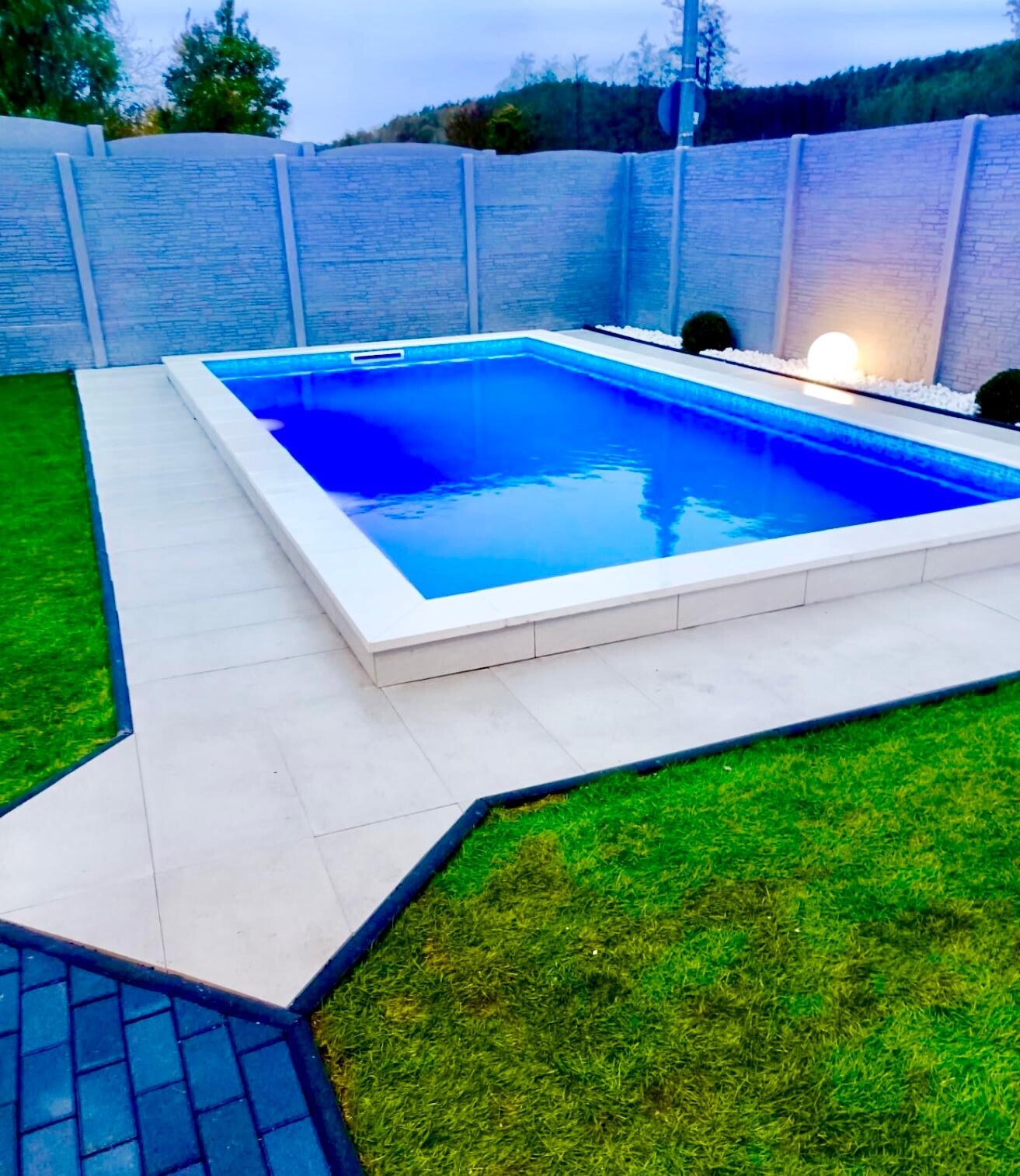 Befüllter Pool