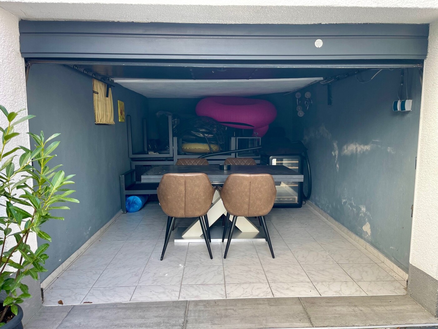 Kleine Garage - innen