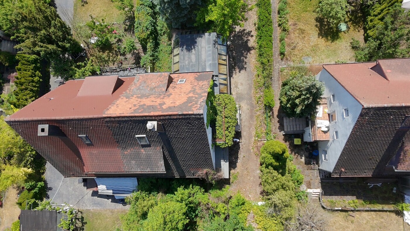 Luftbild - Grundstück - Dach