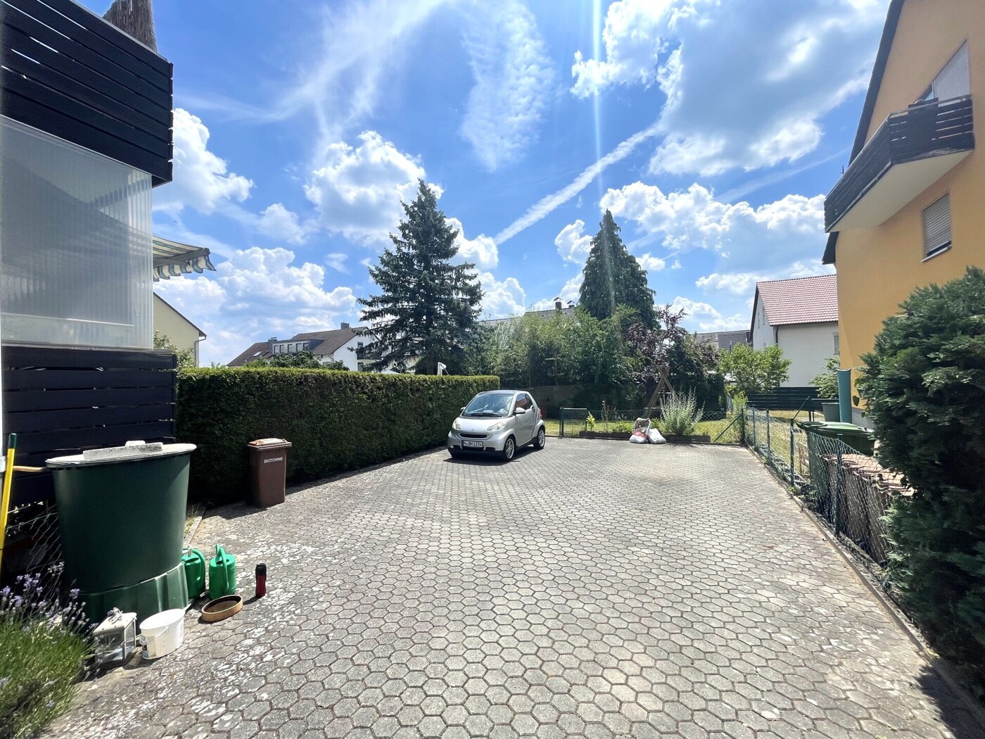 Parkplatz im Hofbereich