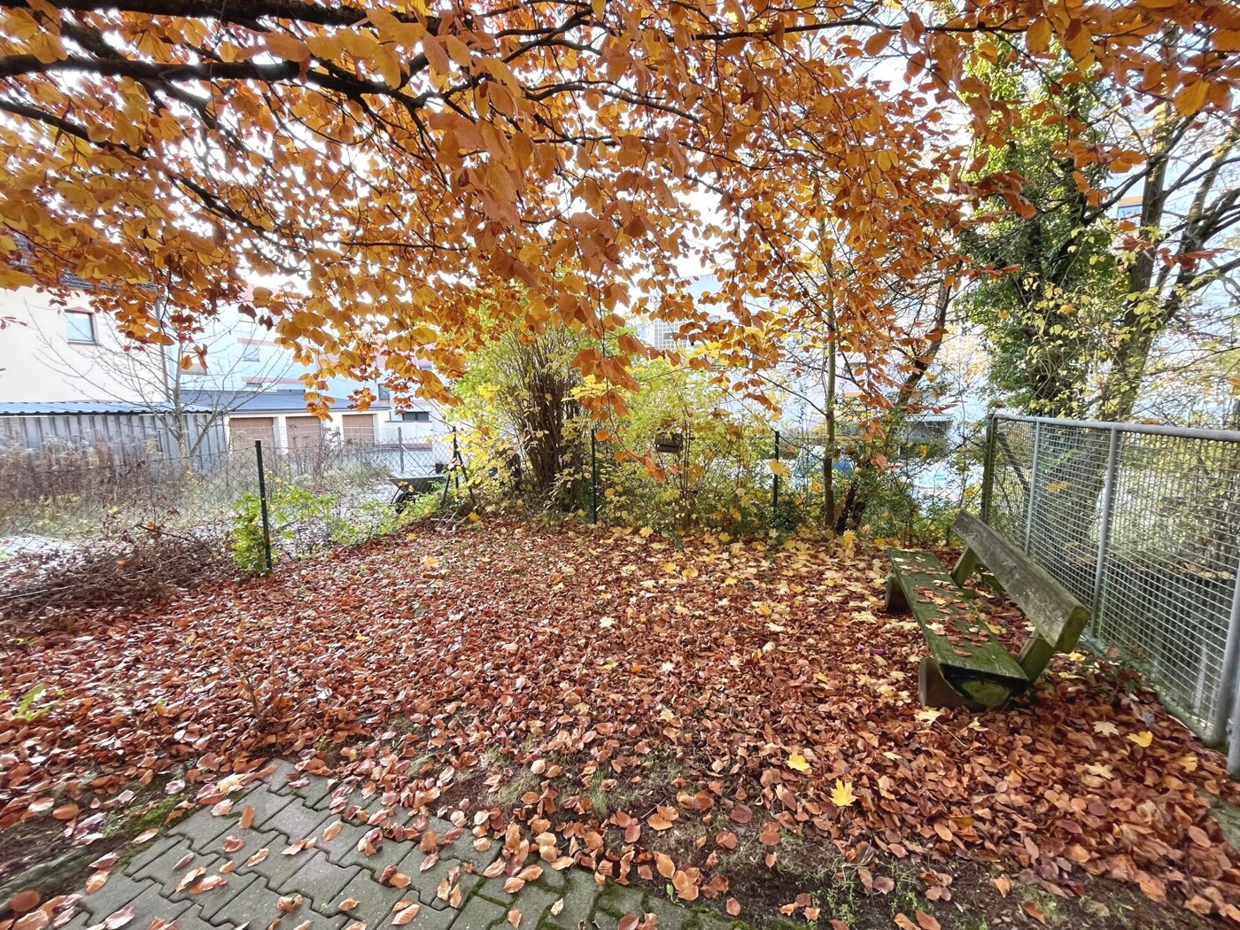 Sitzplatz hinter dem Haus